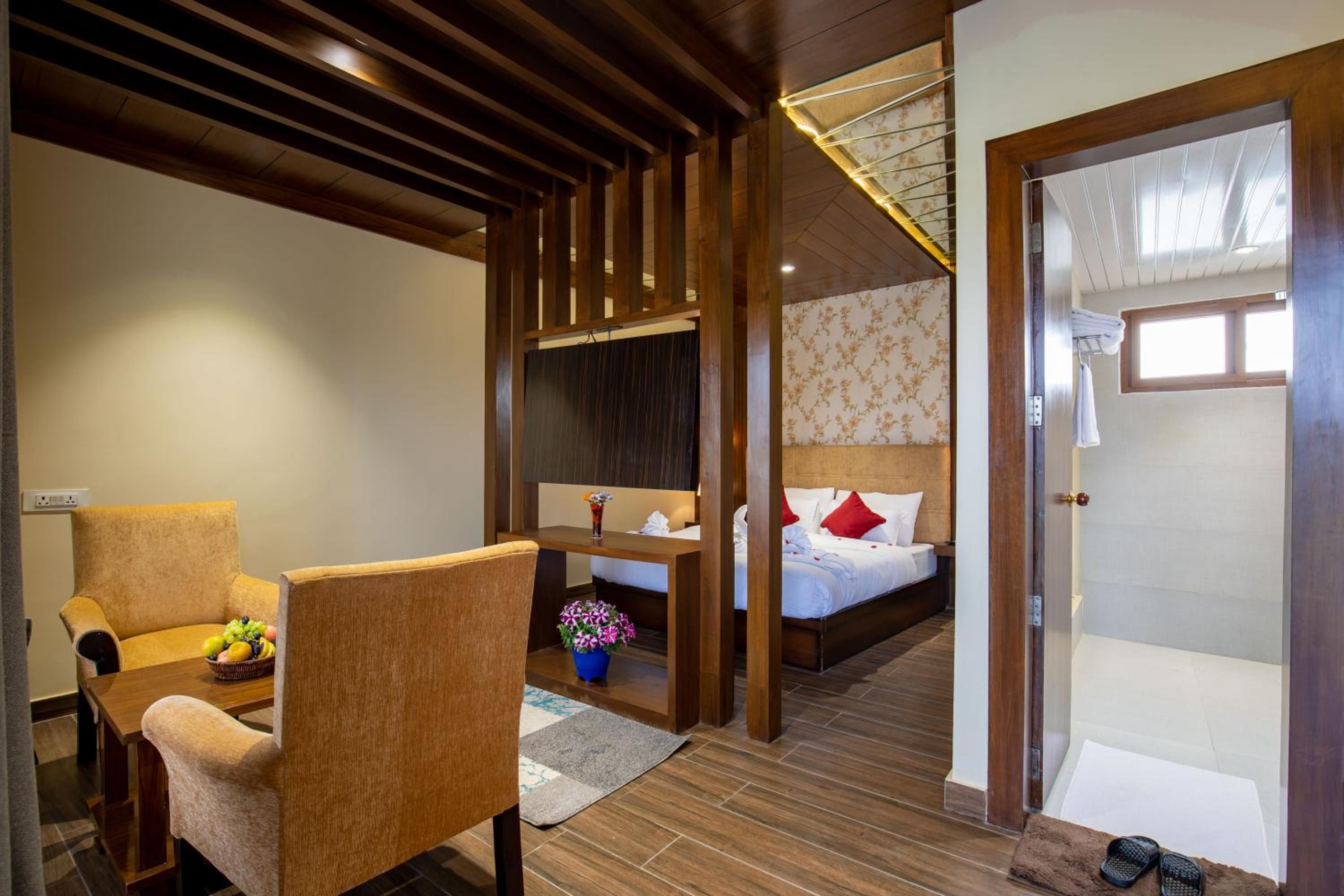 Honeymoon Suite - Photo 1