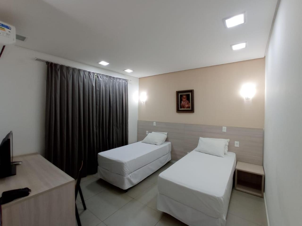 Twin Room with Private Bathroom photo 2