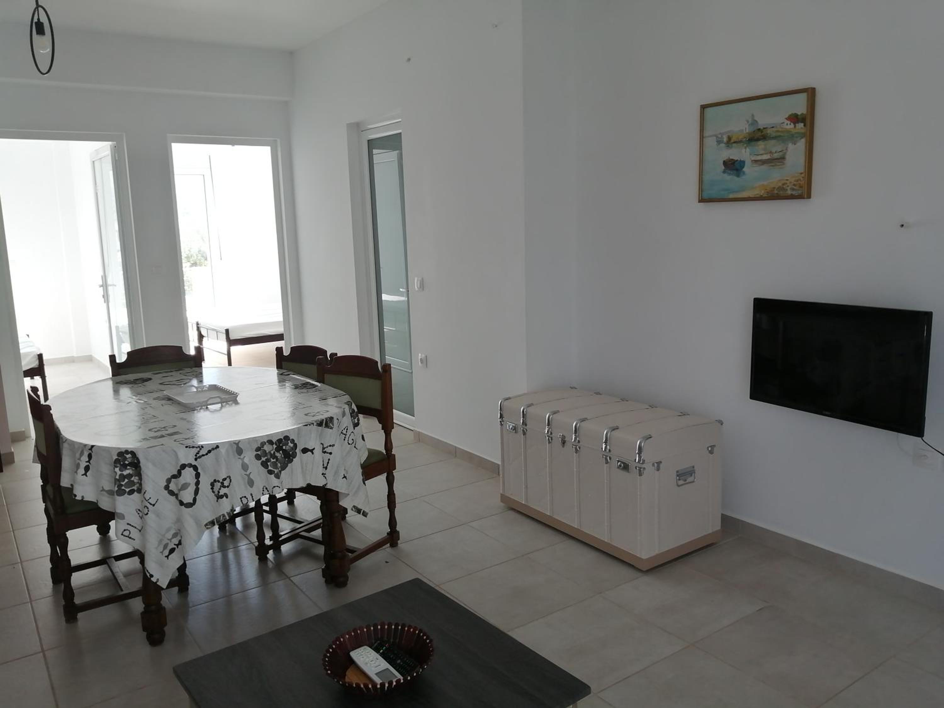 Apartment photo 2