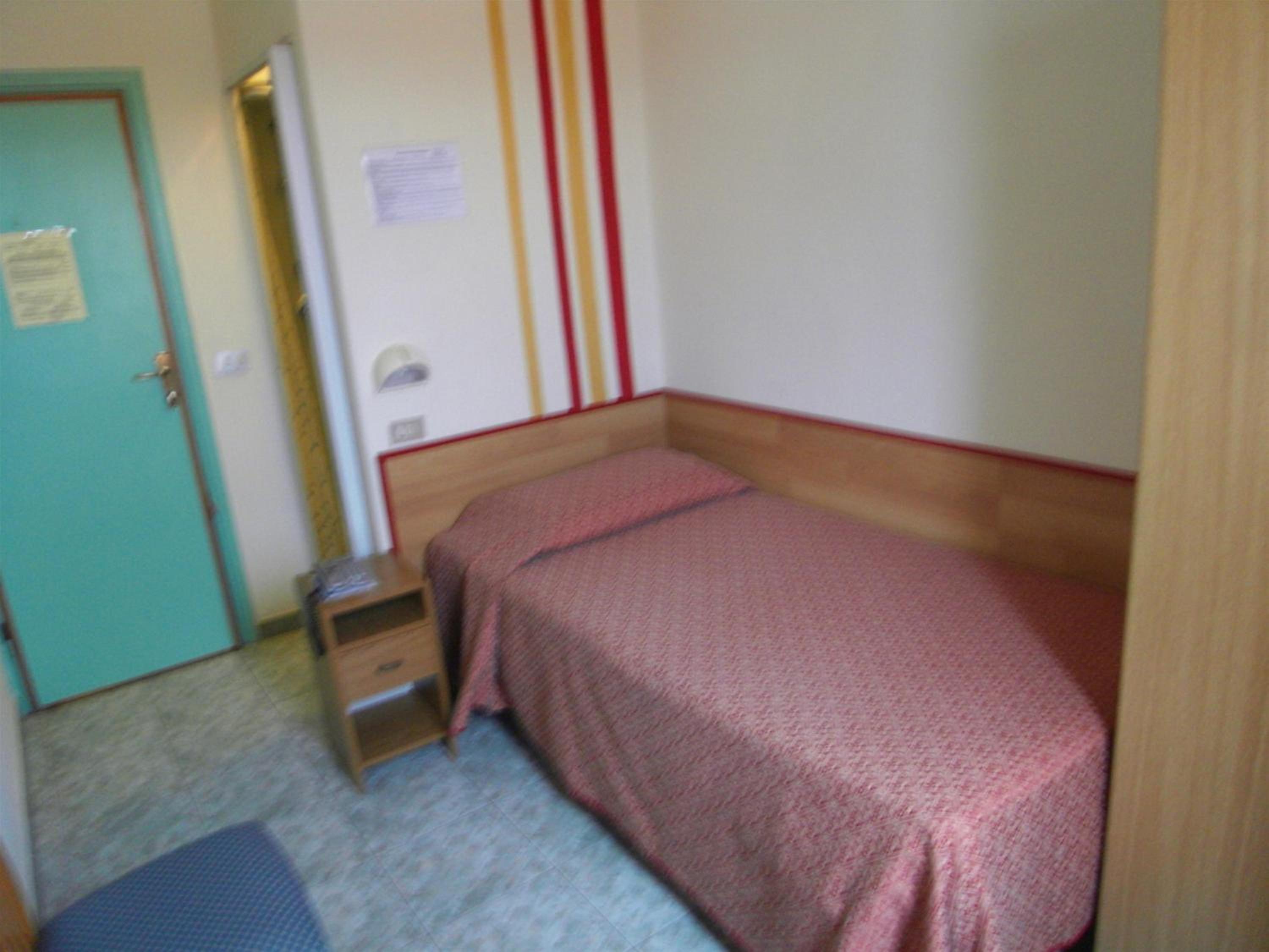 Single Room with Private External Bathroom photo 3