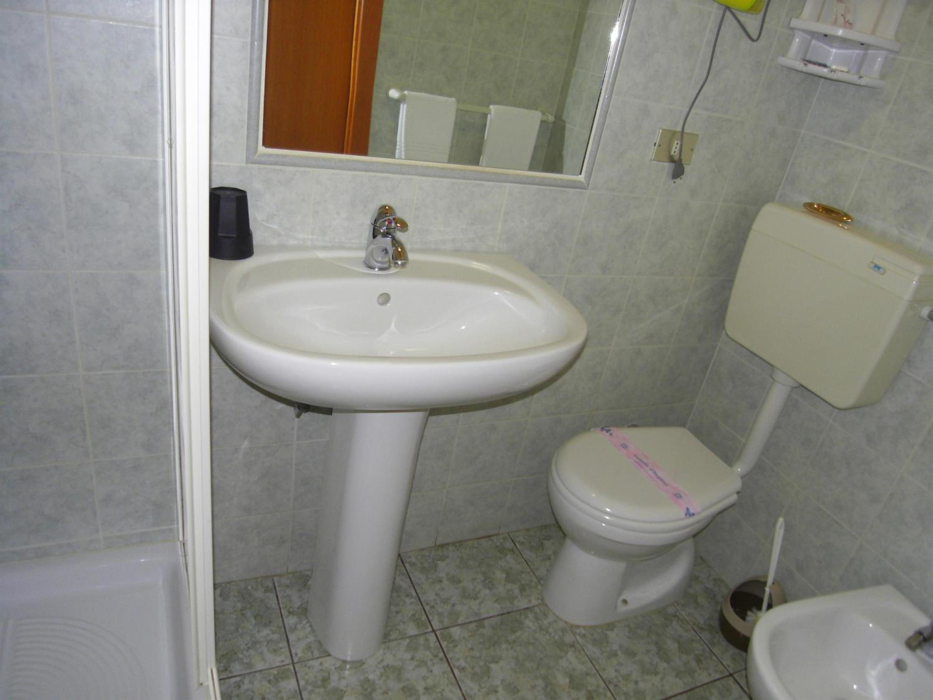 Single Room with Private External Bathroom photo 3