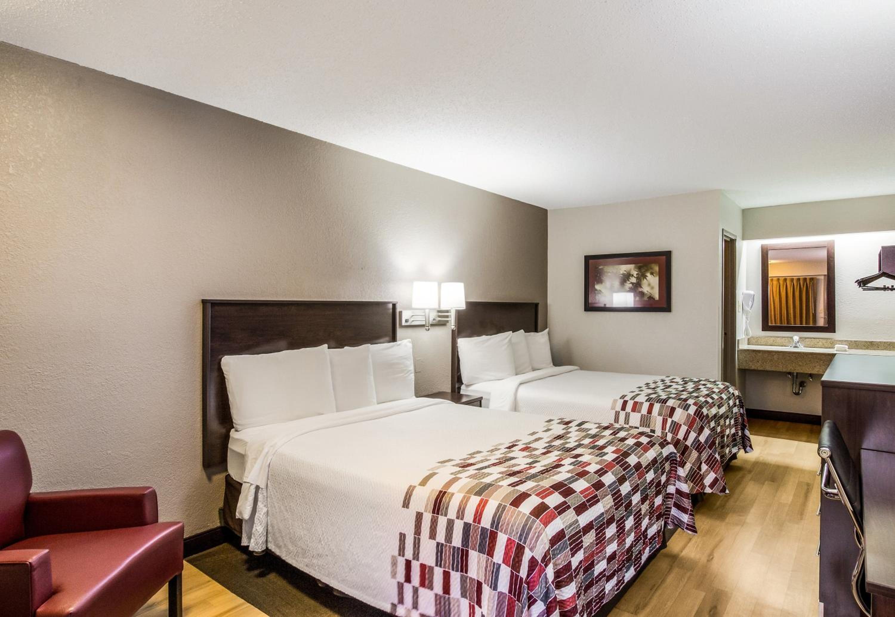 Deluxe Room with Two Double Beds Smoke Free - Photo 1