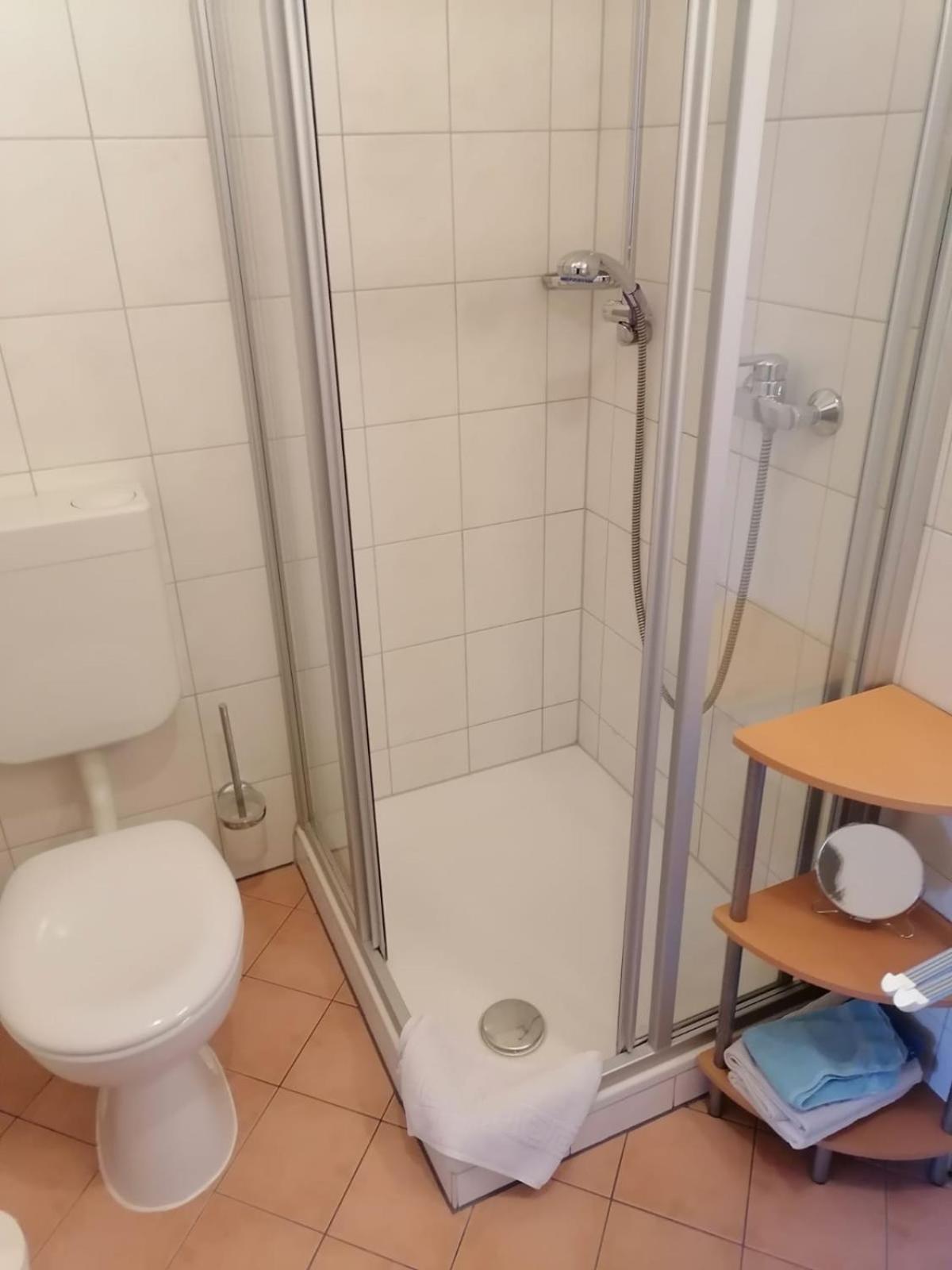 Double Room with Balcony (2 Adults + 1 Child) - Photo 2