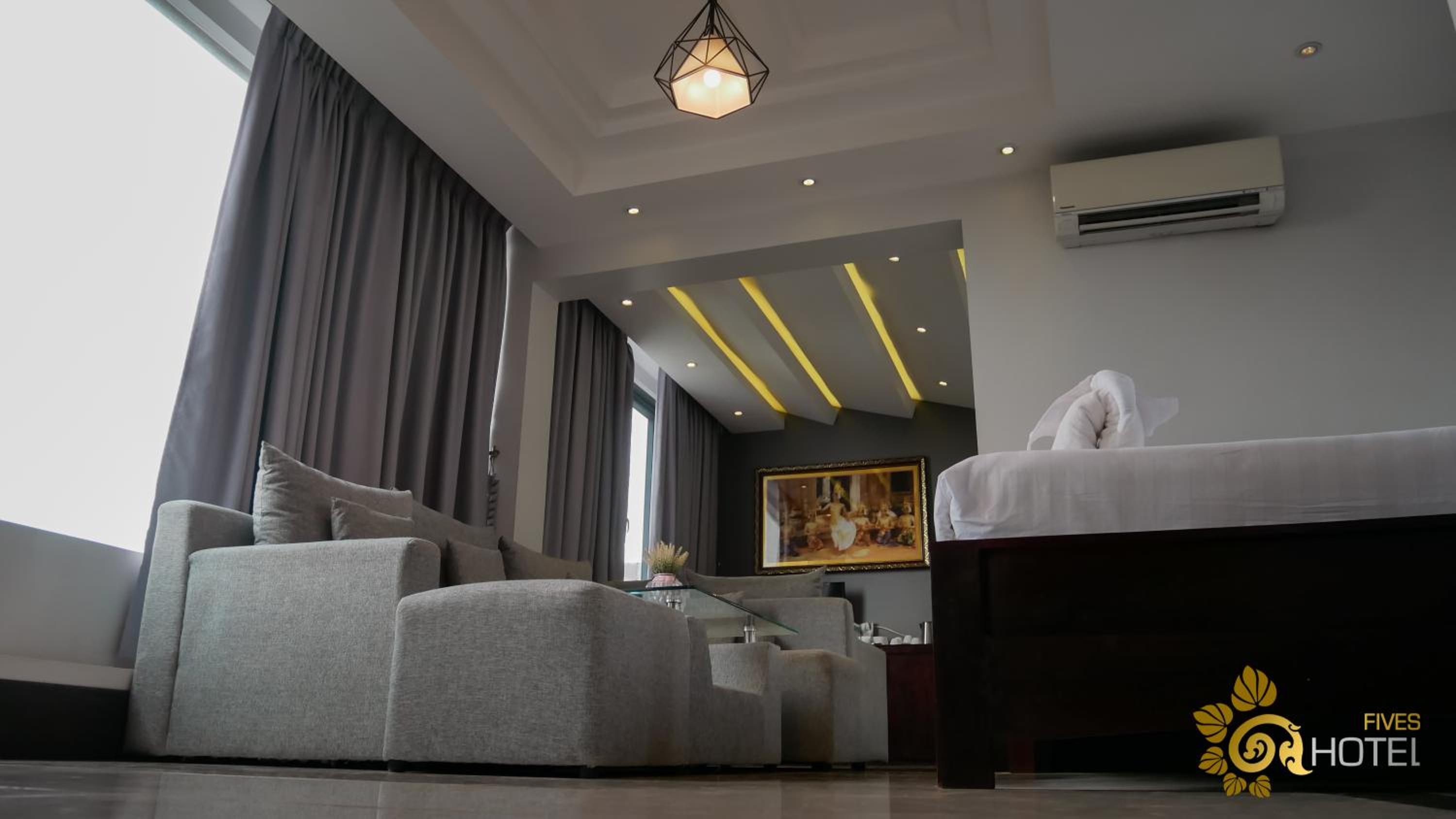 Family Suite Natural Room with Garden Balcony and Pool View