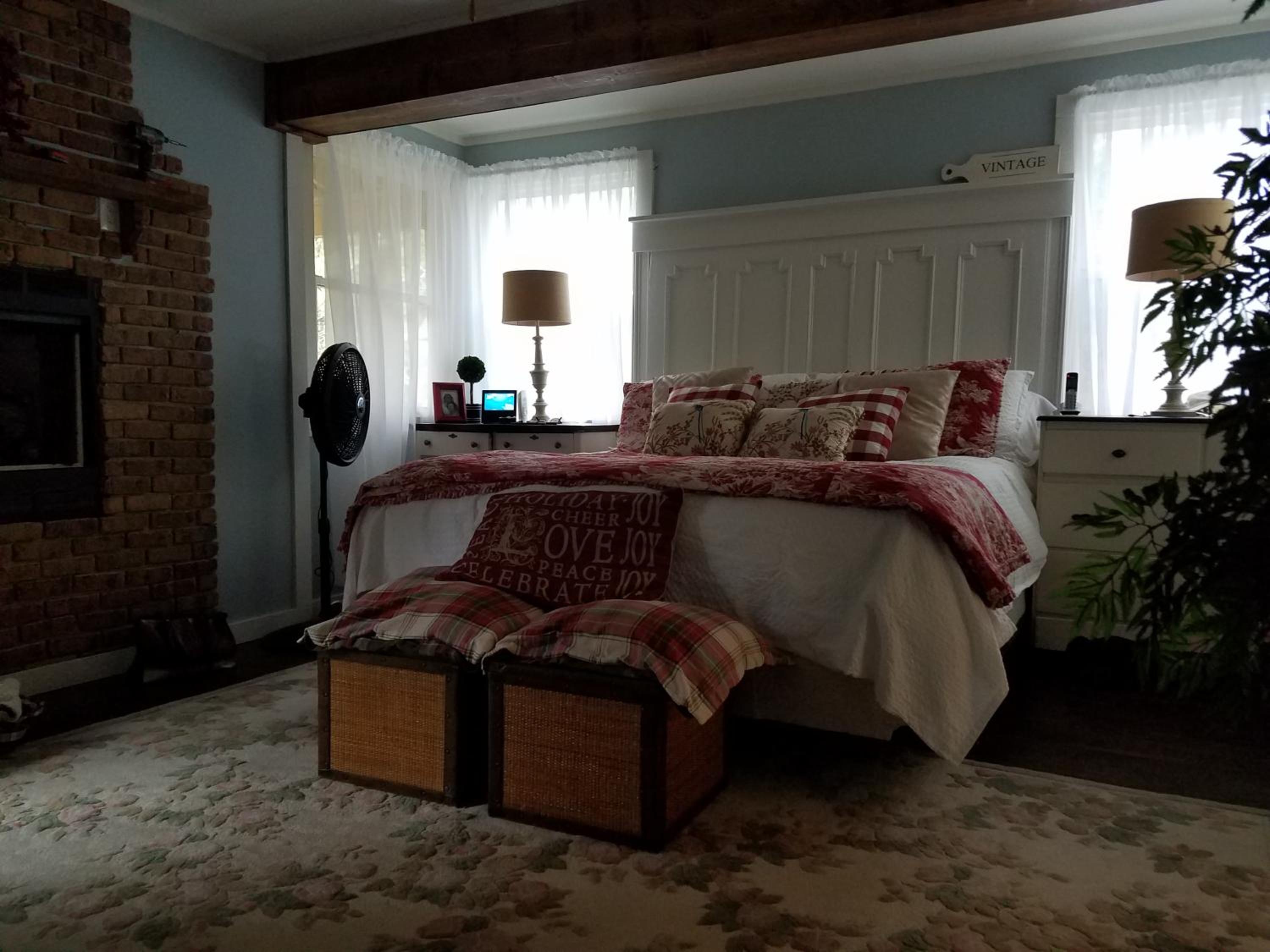 Three-Bedroom House photo 3