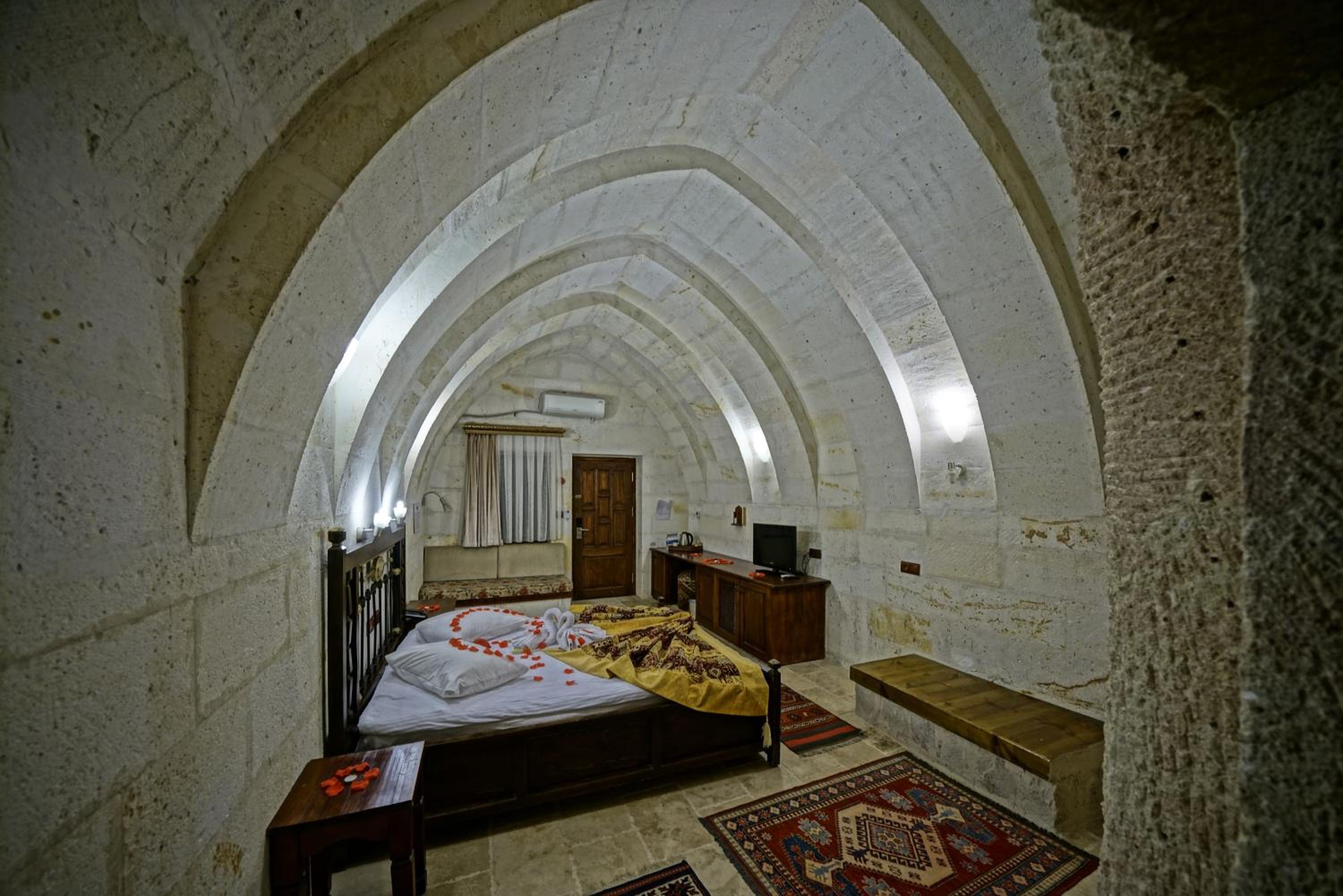 Luxury Cave Suite with Turkish Bath - Photo 14