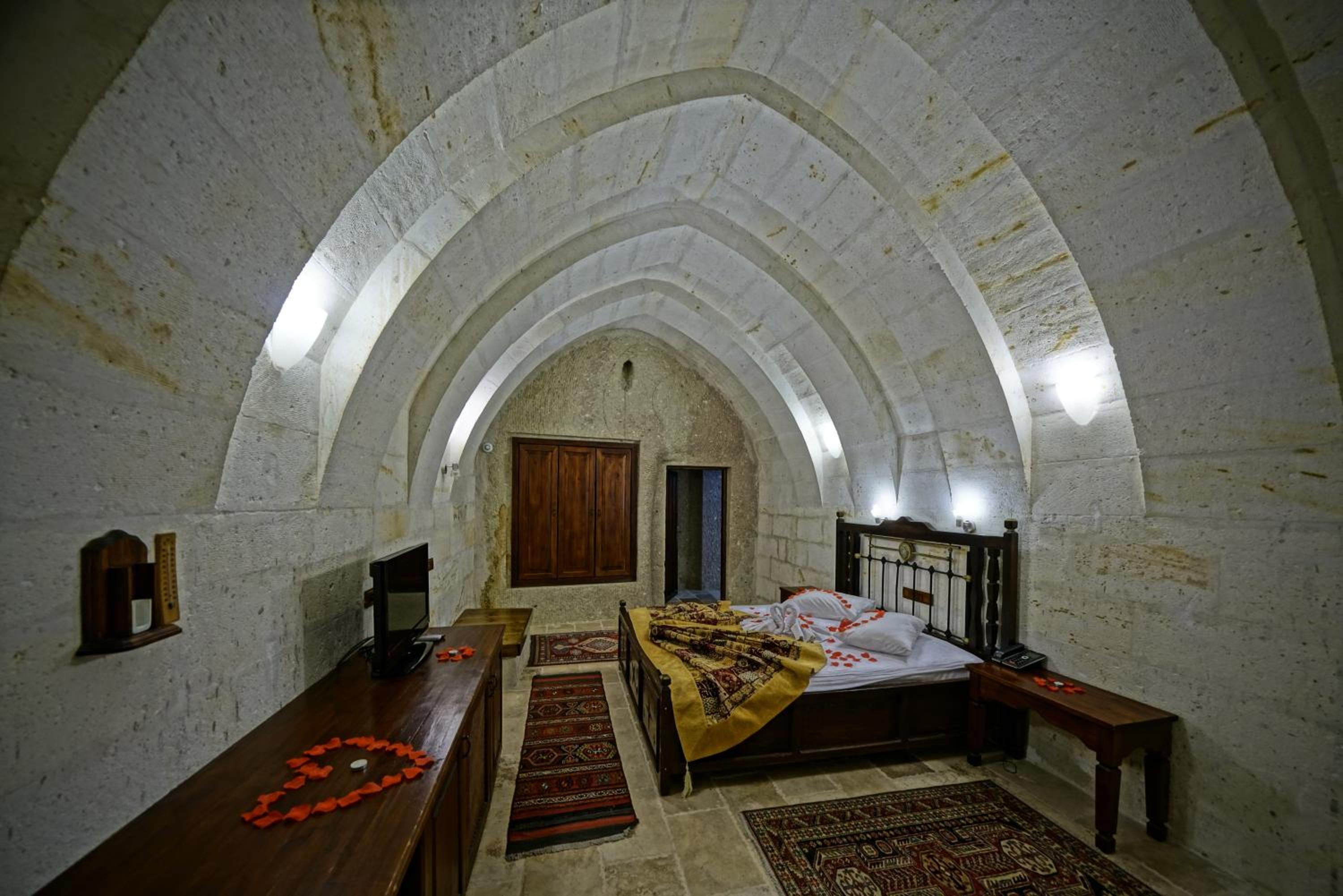Luxury Cave Suite with Turkish Bath - Photo 15