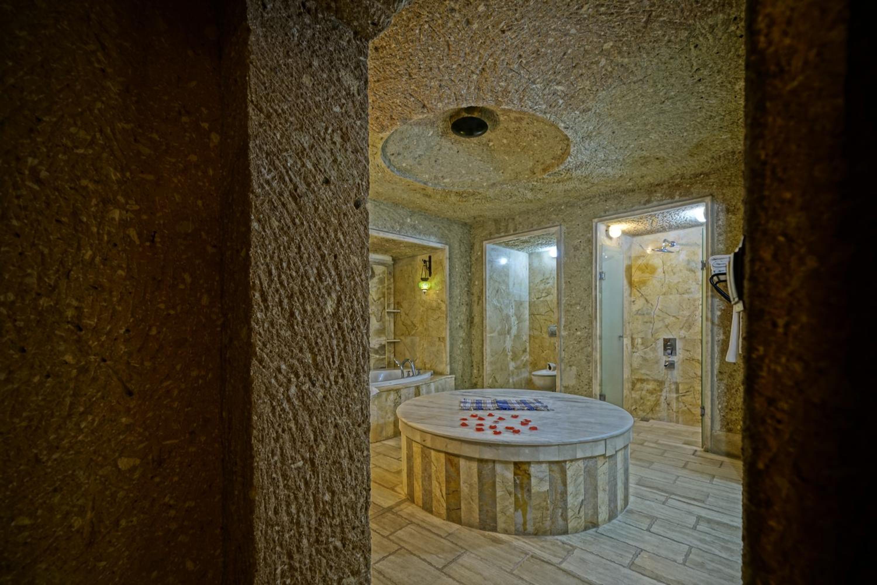 Luxury Cave Suite with Turkish Bath - Photo 30