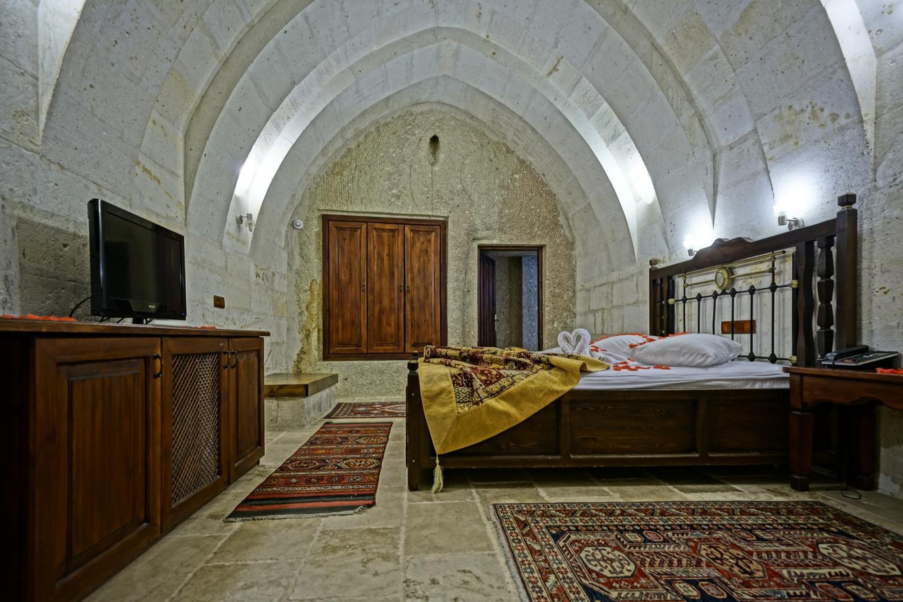 Luxury Cave Suite with Turkish Bath - Photo 10