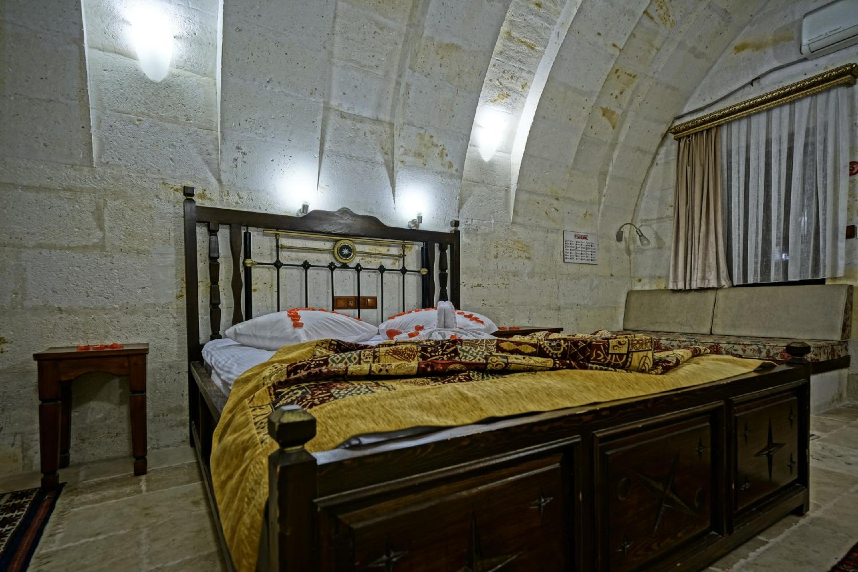 Luxury Cave Suite with Turkish Bath - Photo 11