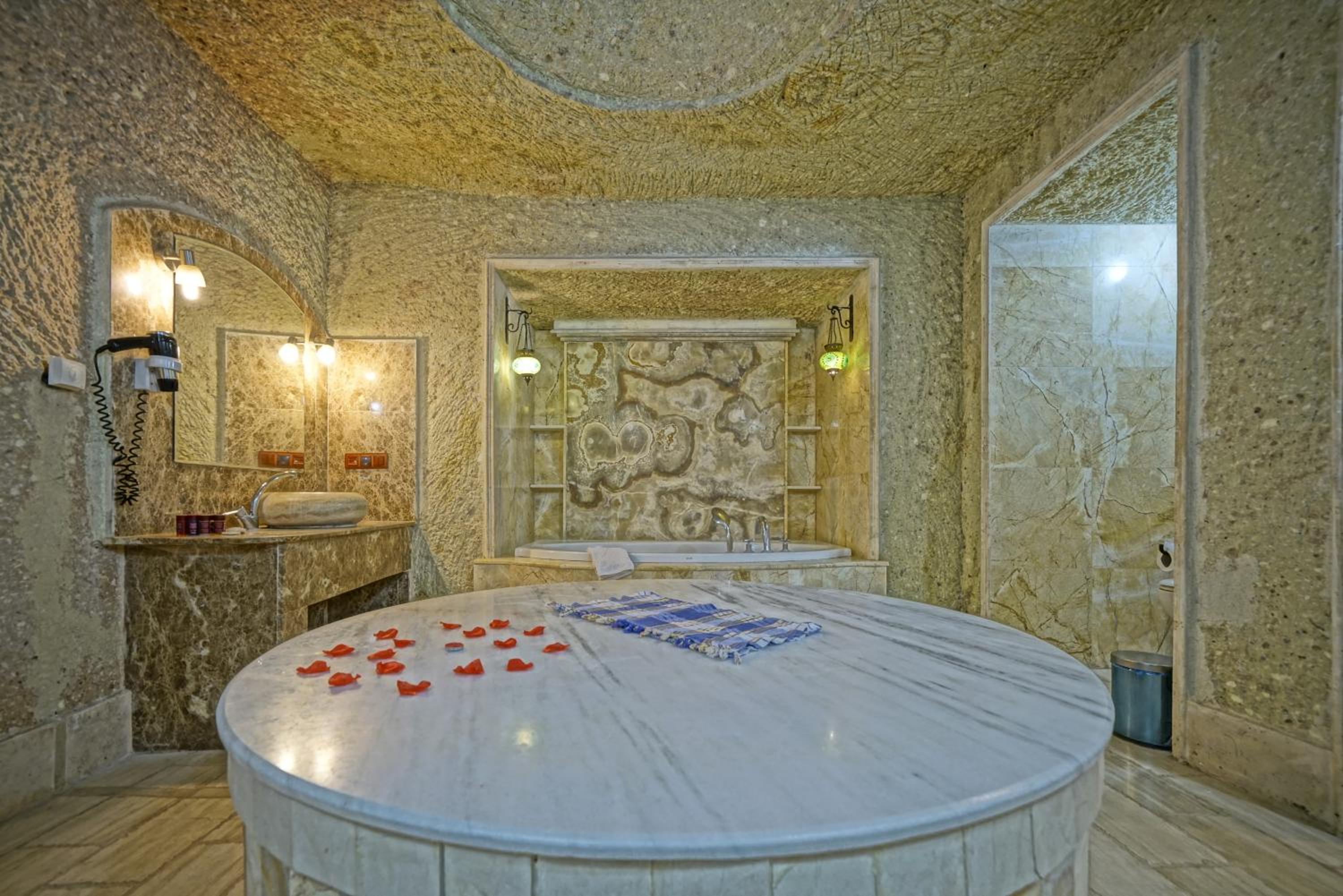 Luxury Cave Suite with Turkish Bath - Photo 3