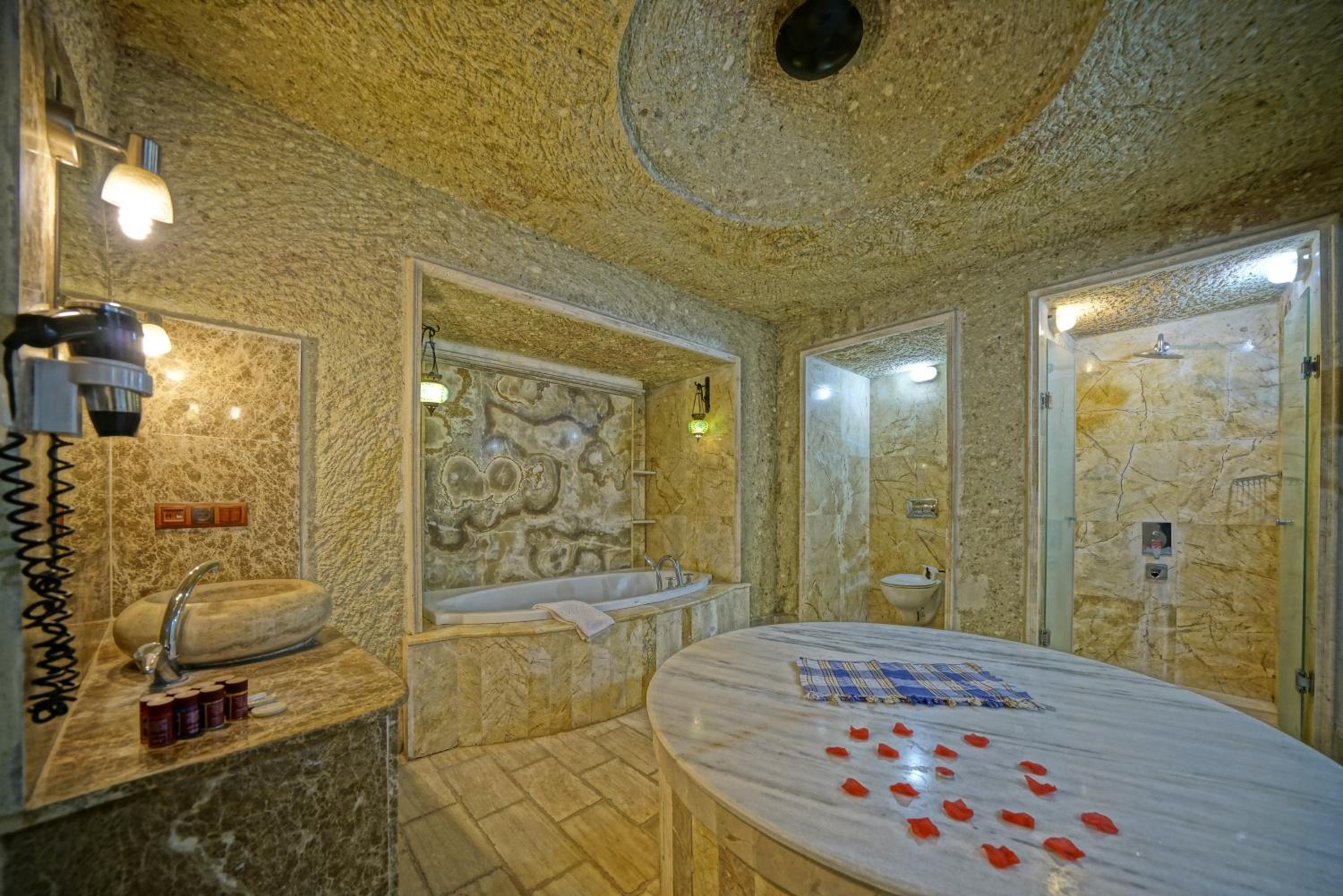 Luxury Cave Suite with Turkish Bath - Photo 5