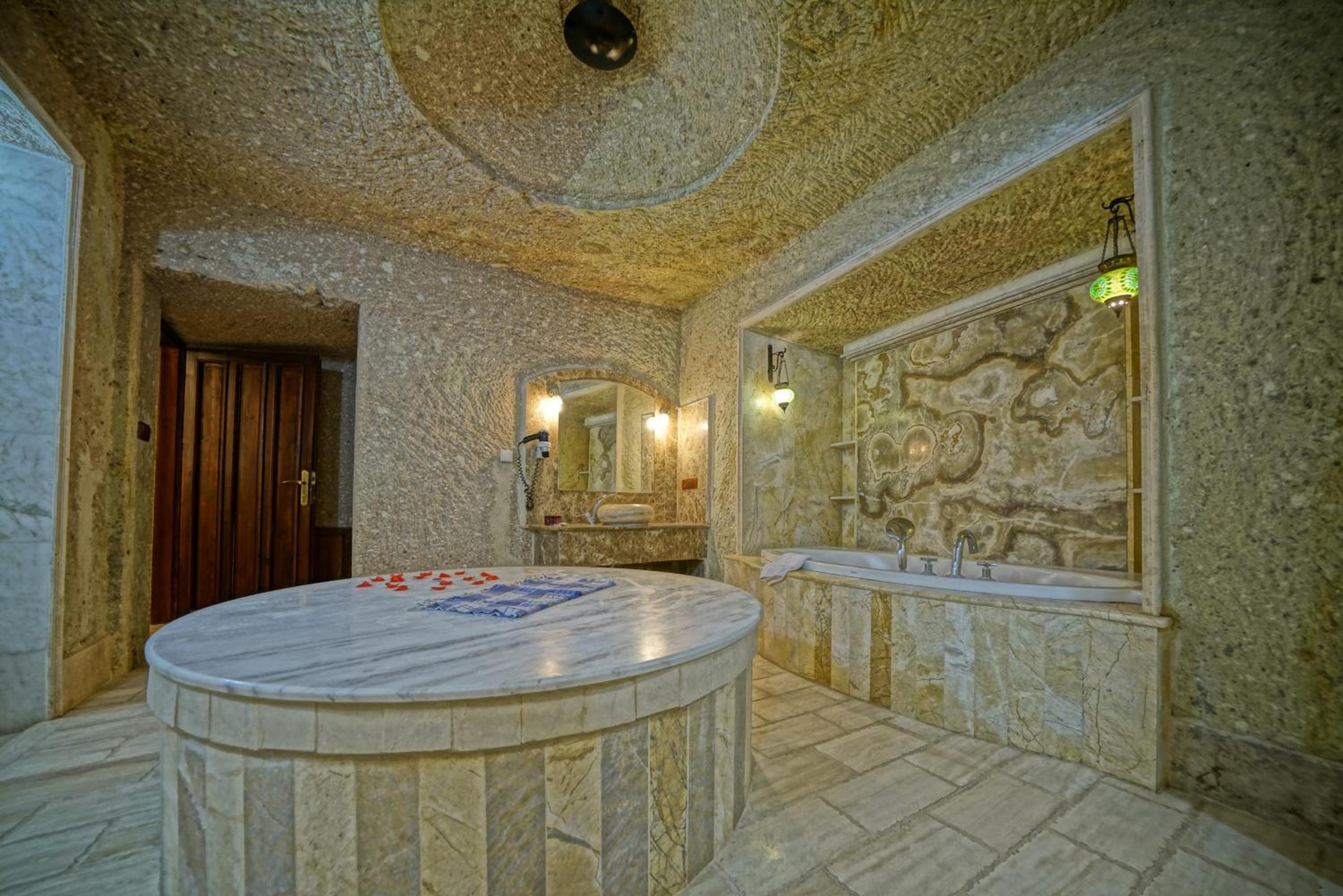 Luxury Cave Suite with Turkish Bath - Photo 8