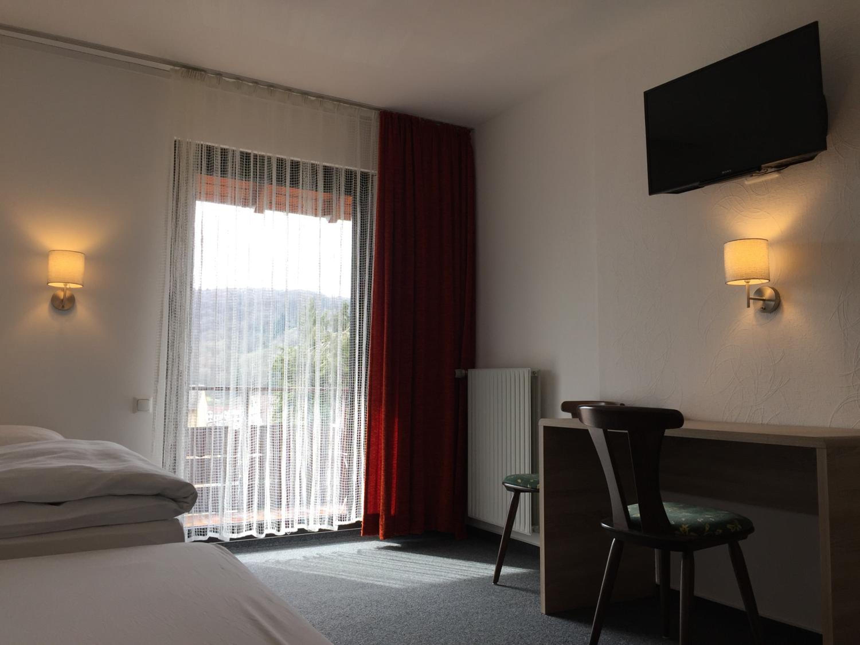Twin Room - Photo 6