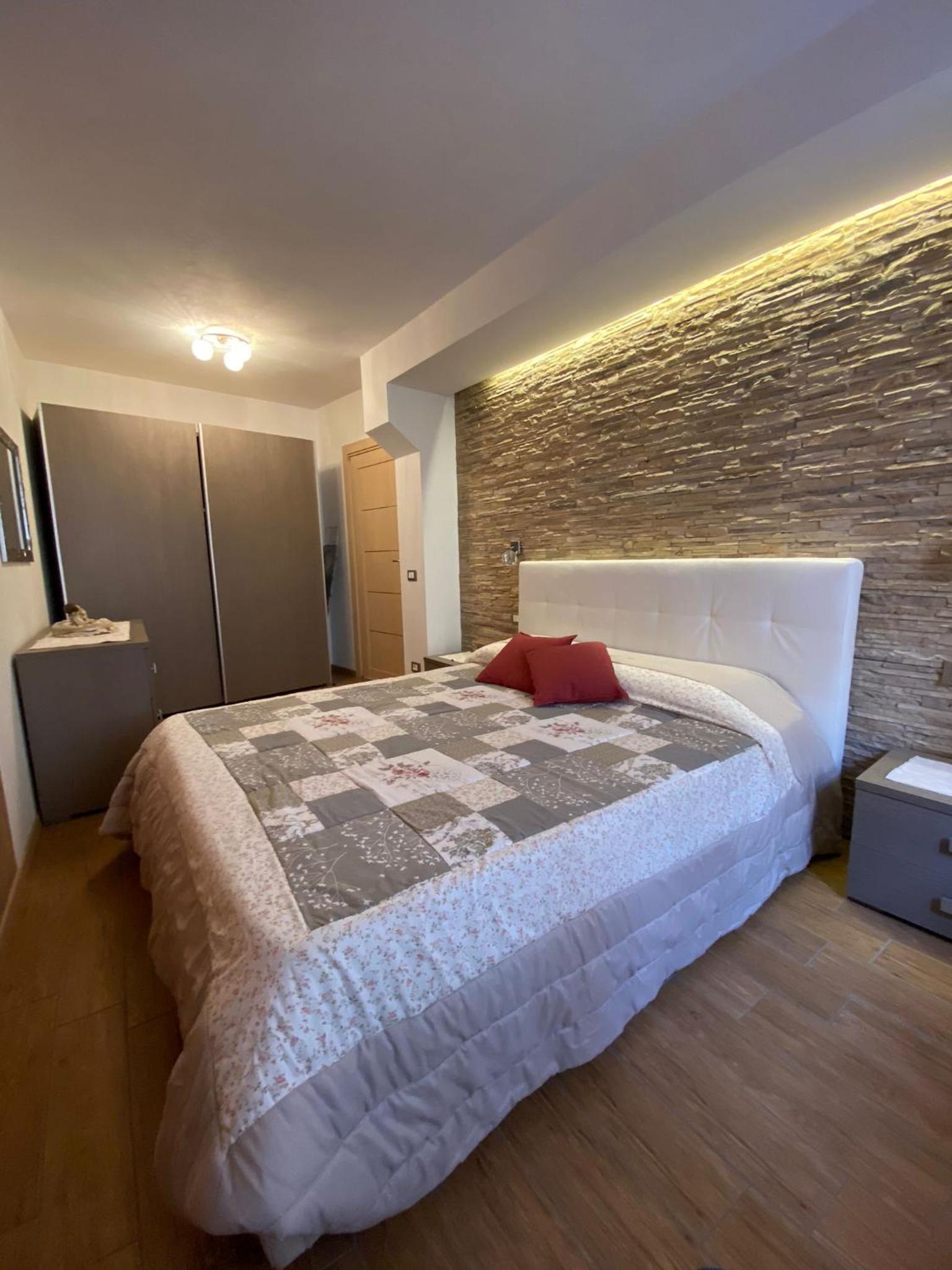 One-Bedroom Apartment with Balcony photo 1