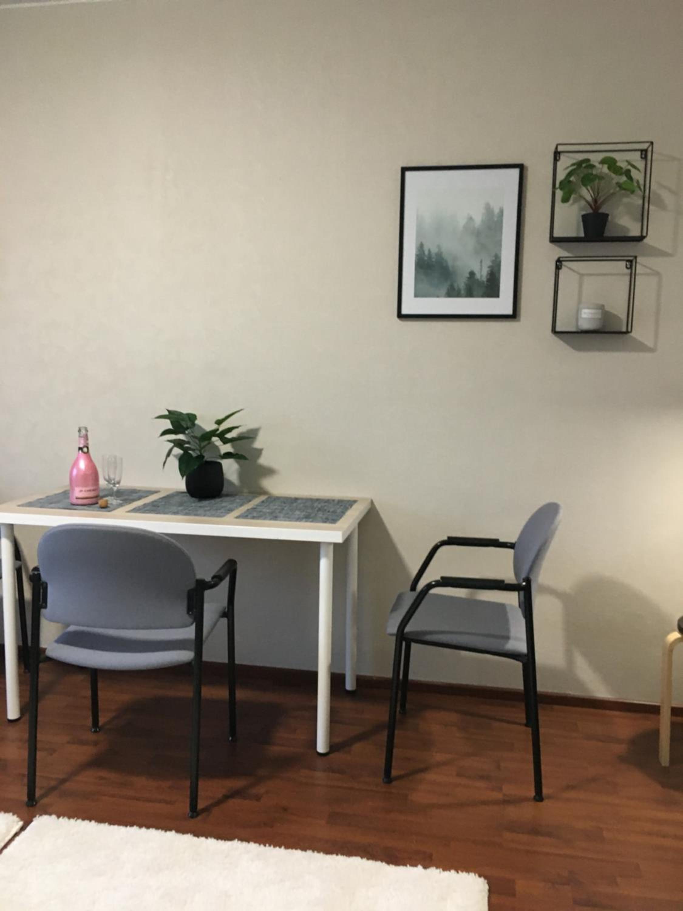One-Bedroom Apartment photo 3