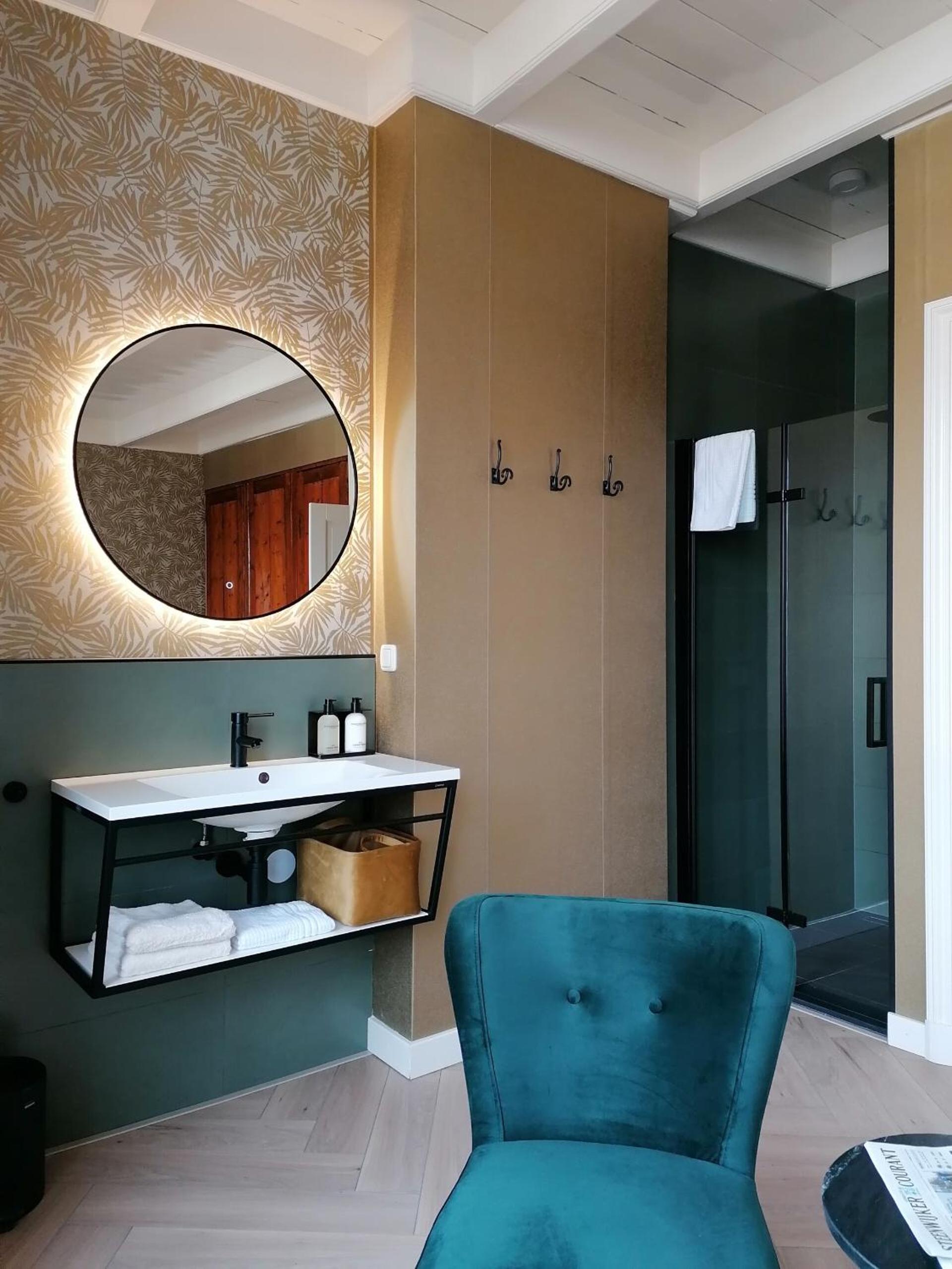 Deluxe Double Room - Photo 8
