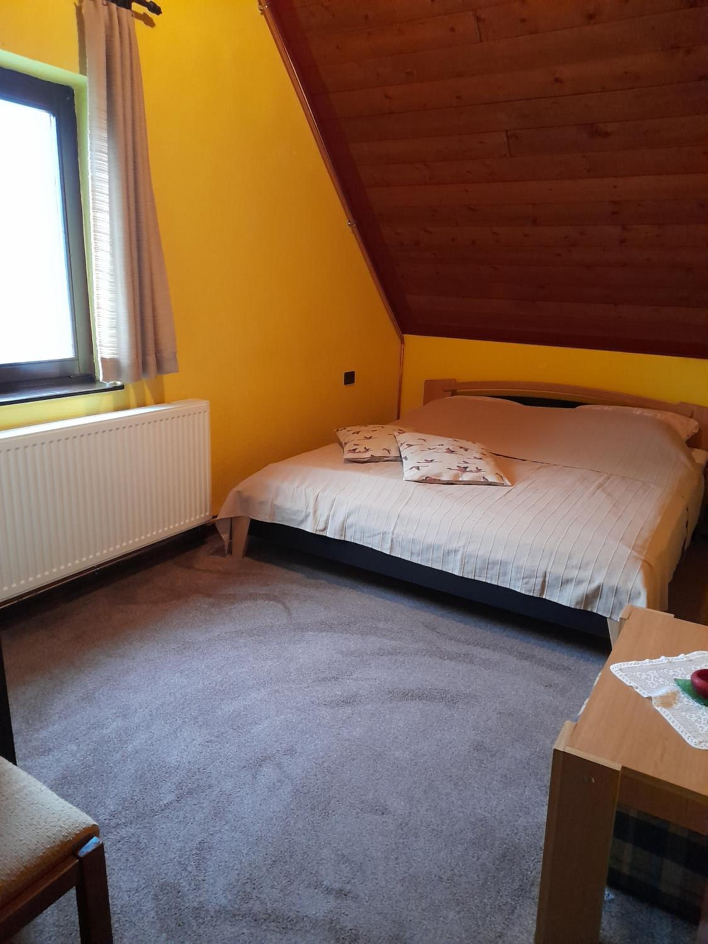 Apartment with Balcony - Photo 21