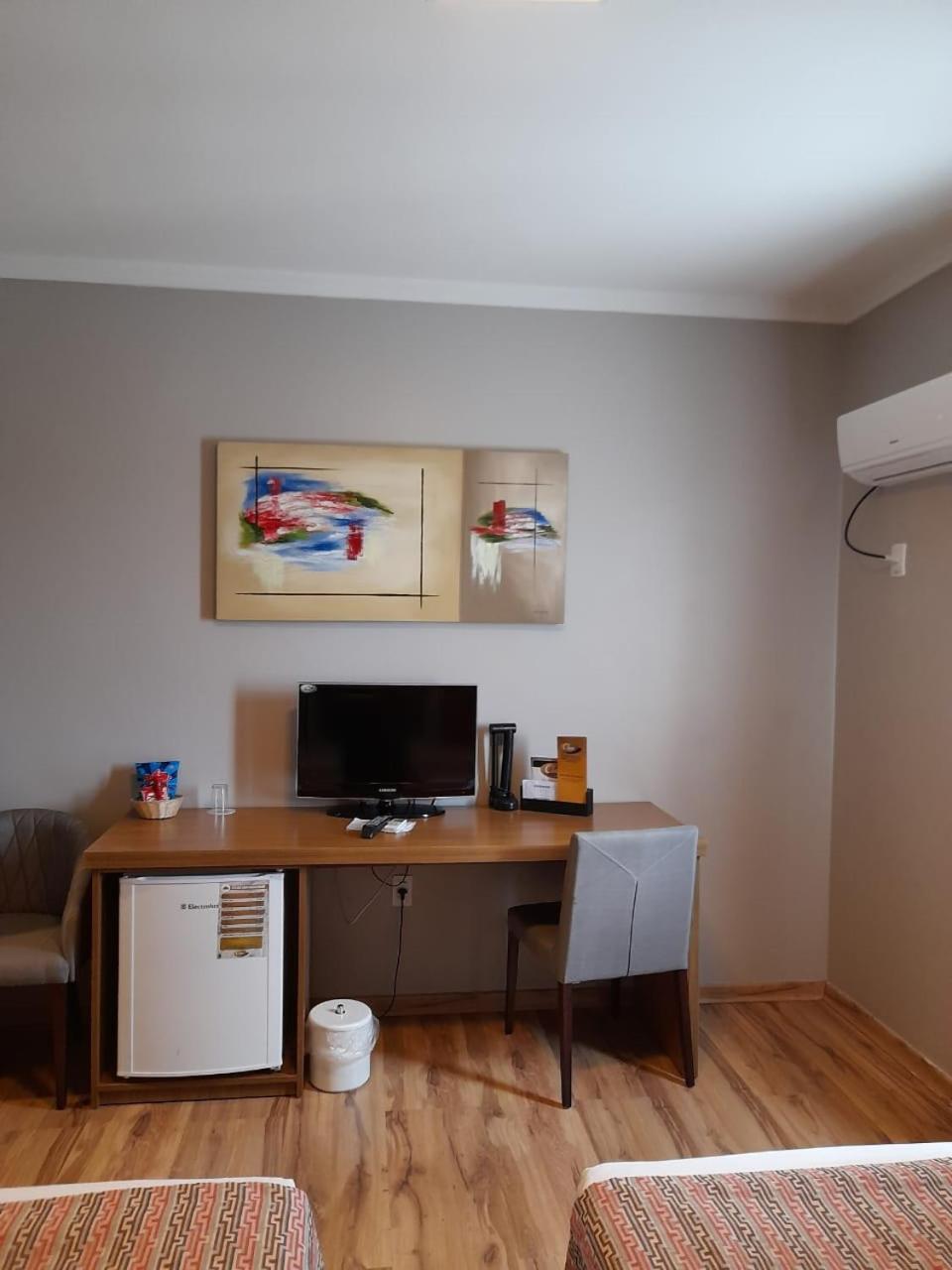 Standard Twin Room photo 2