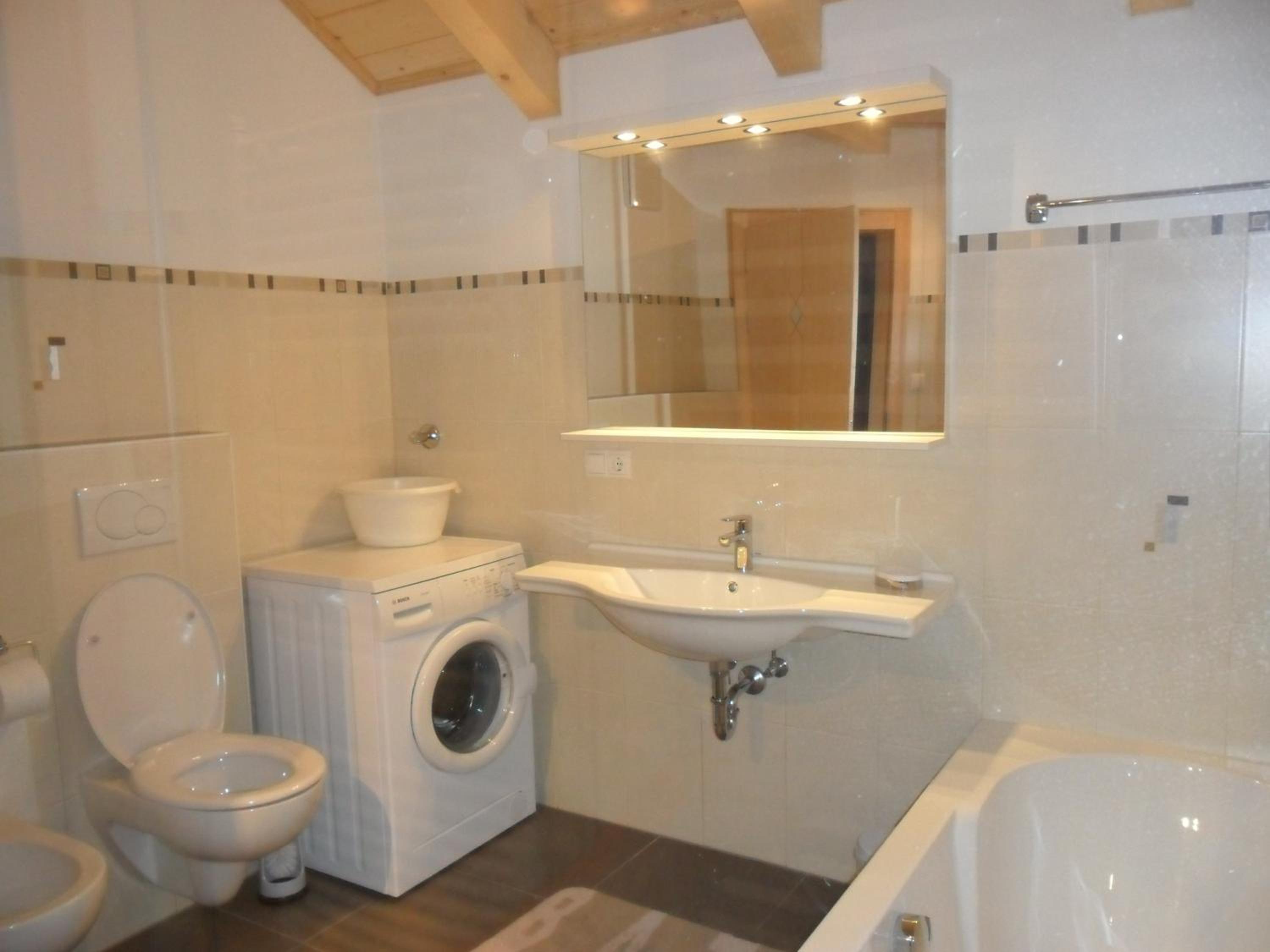 Two-Bedroom Apartment with Balcony photo 2