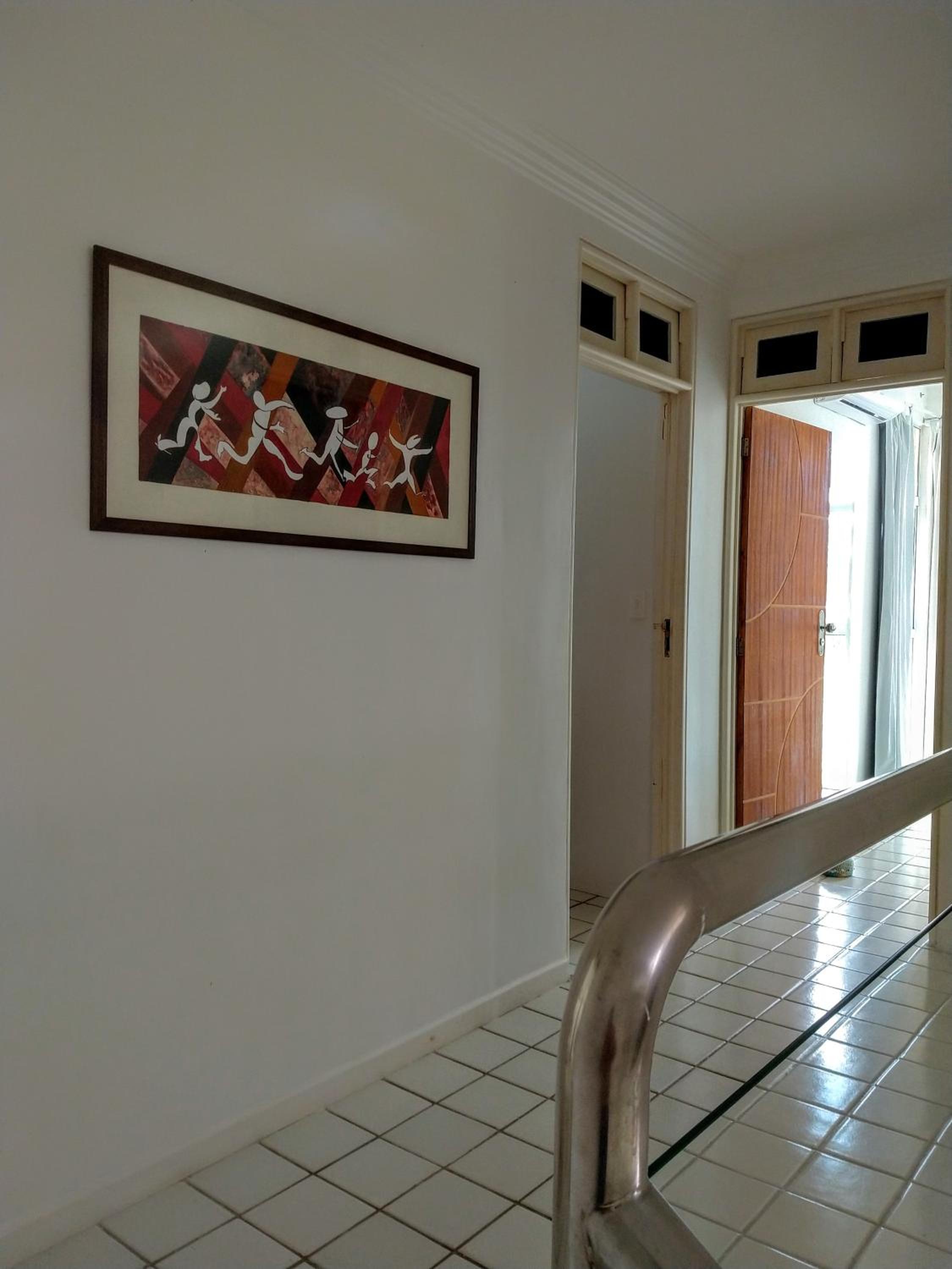 Five-Bedroom House photo 1