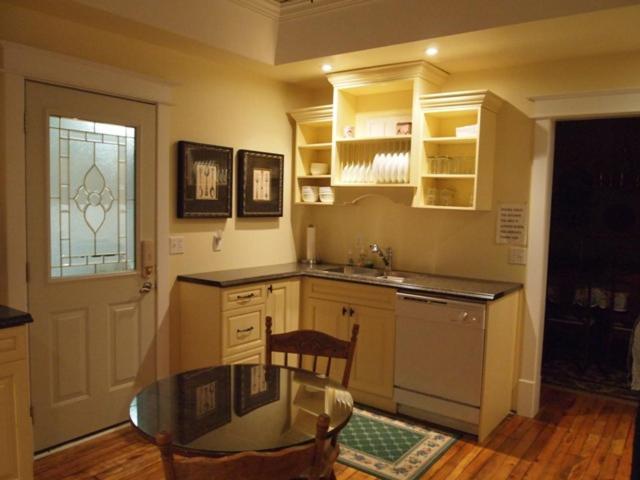 Four-Bedroom House photo 3