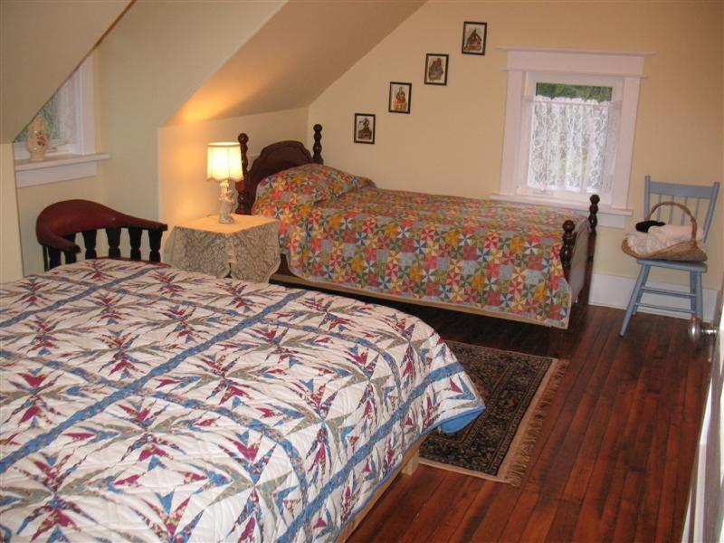 Triple Room with Private Bathroom photo 1
