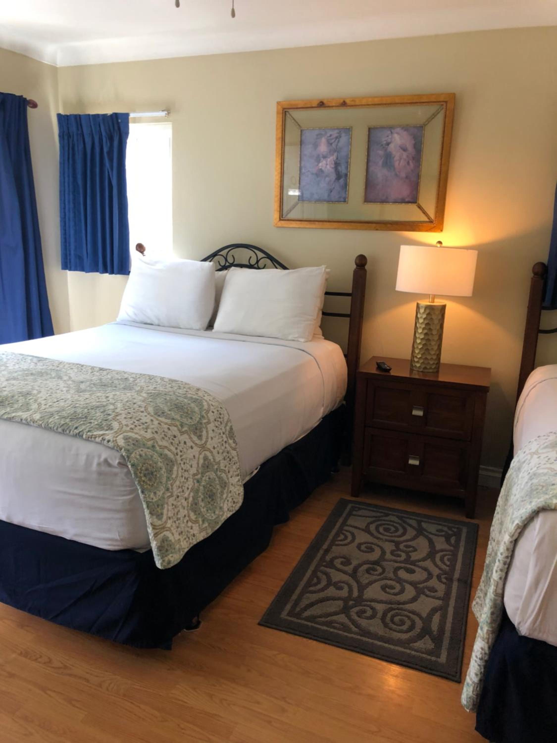 Deluxe Queen Room