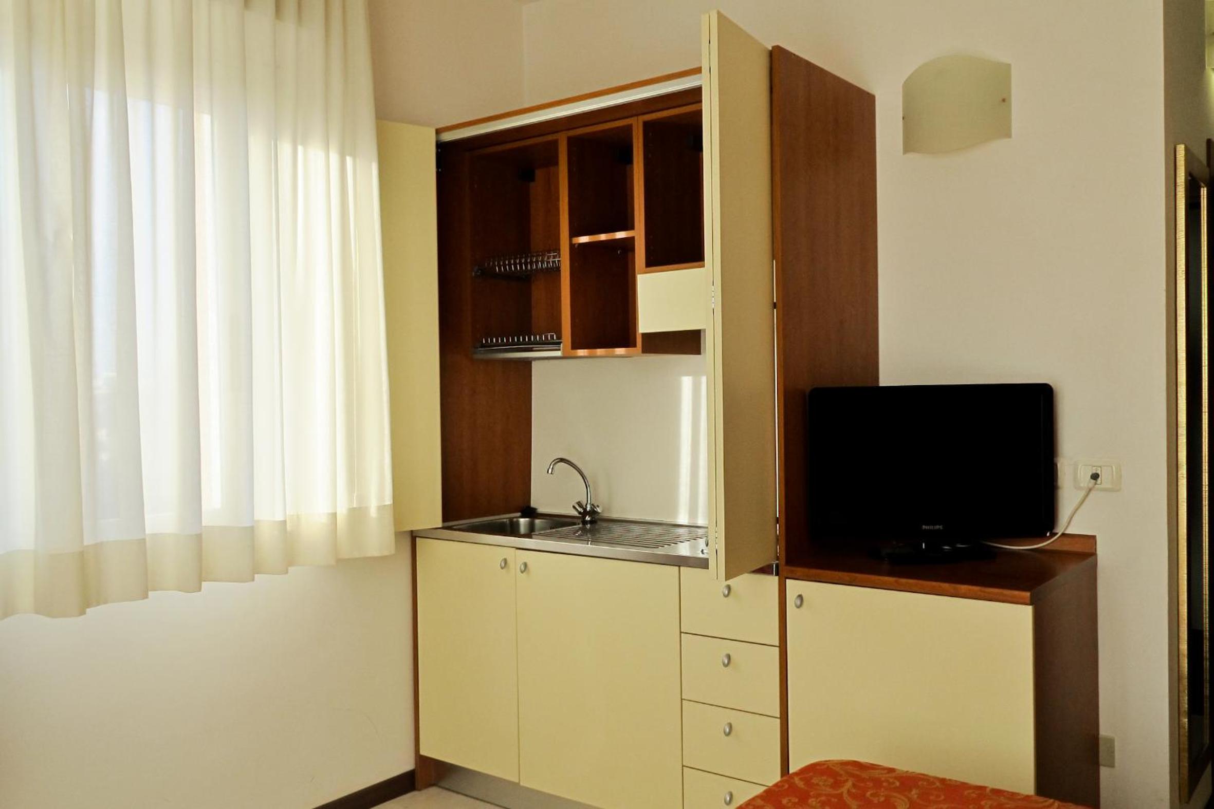 Double Room - Photo 8