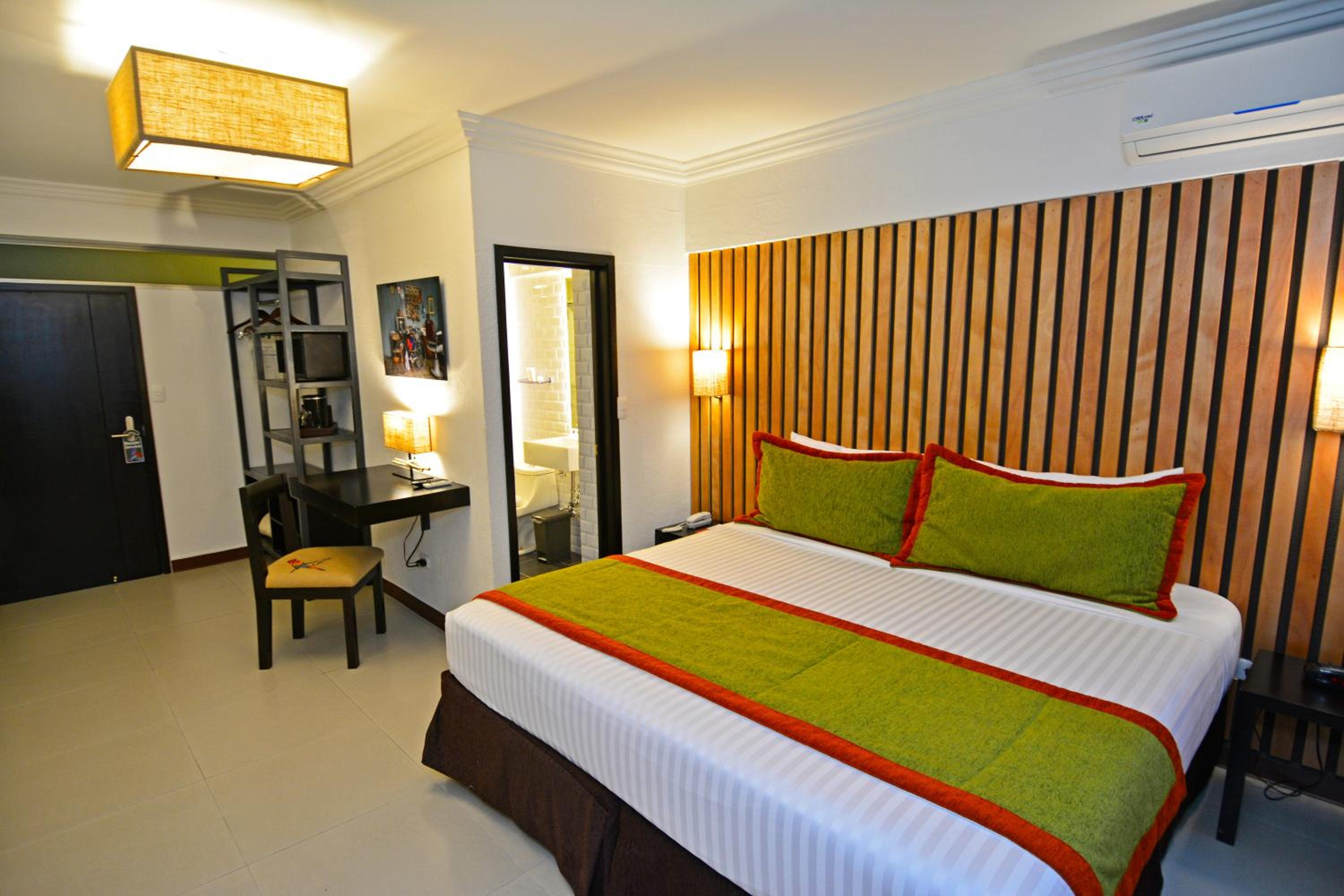 Deluxe King Room