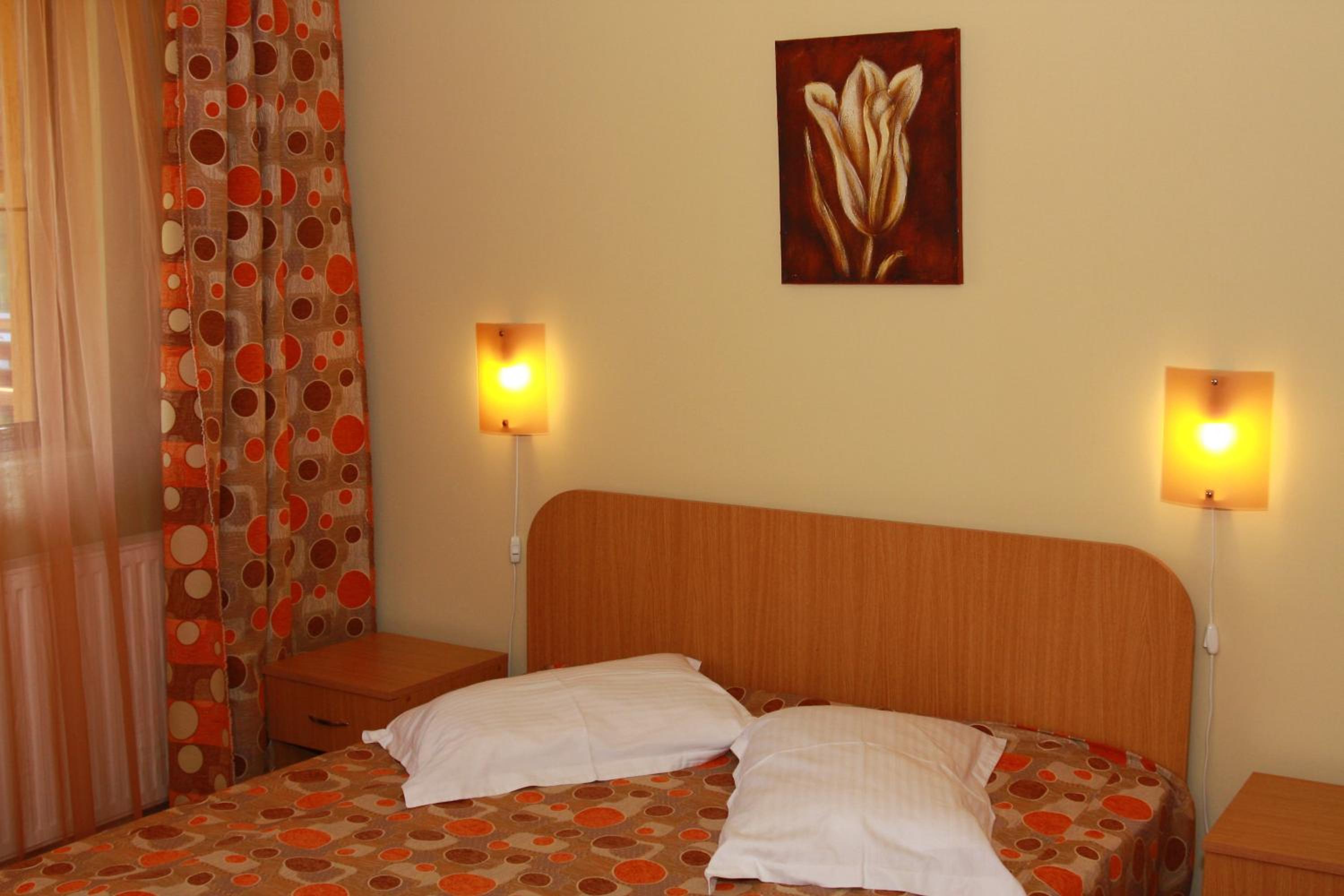 Standard Double or Twin Room photo 1