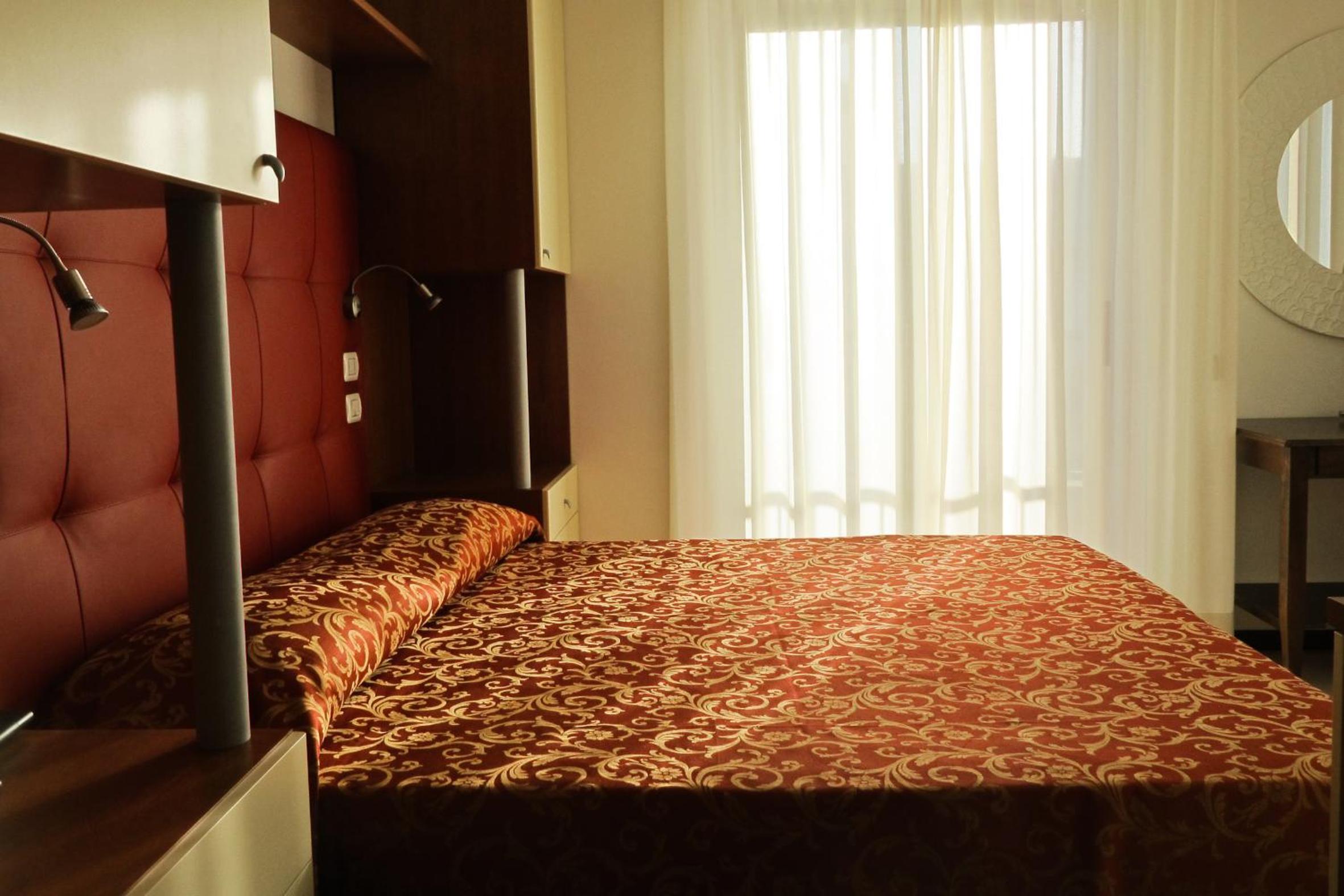 Double Room - Photo 4