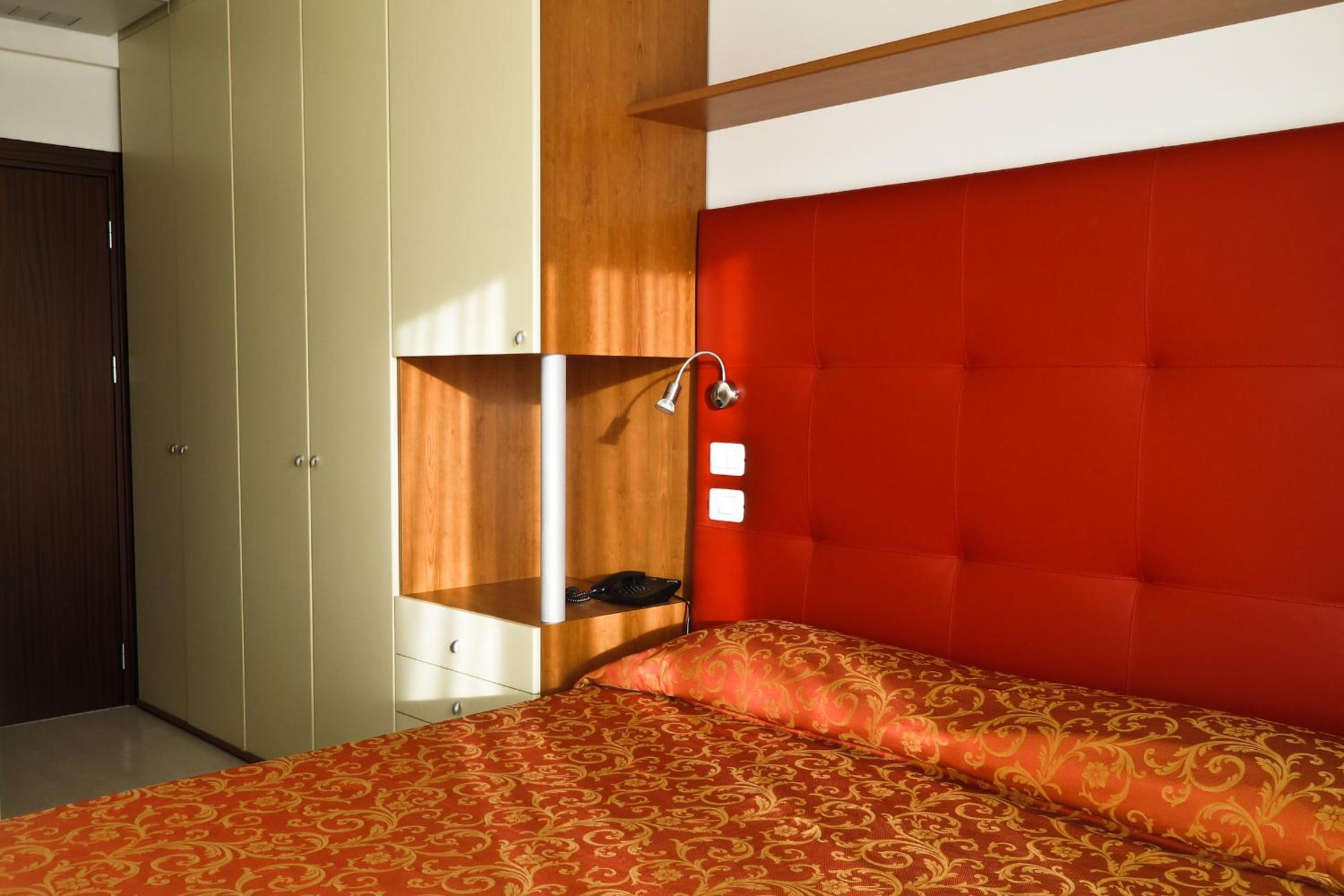Double Room - Photo 3