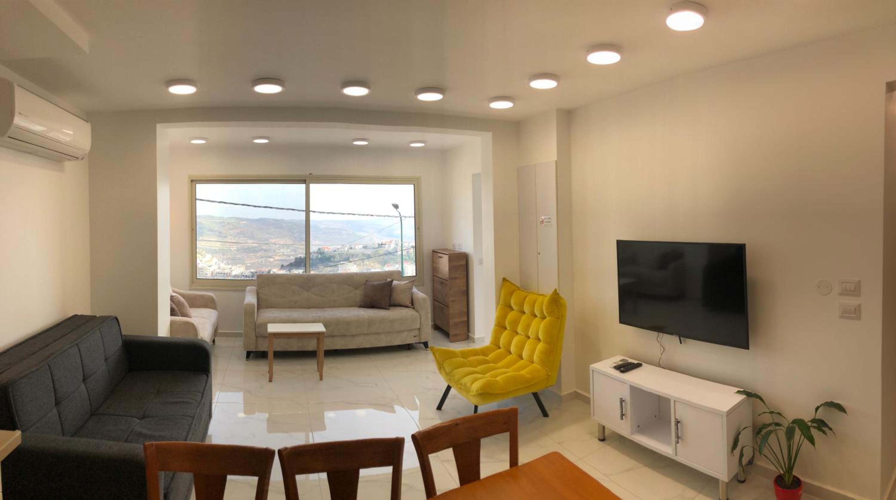 Two-Bedroom House - Photo 2