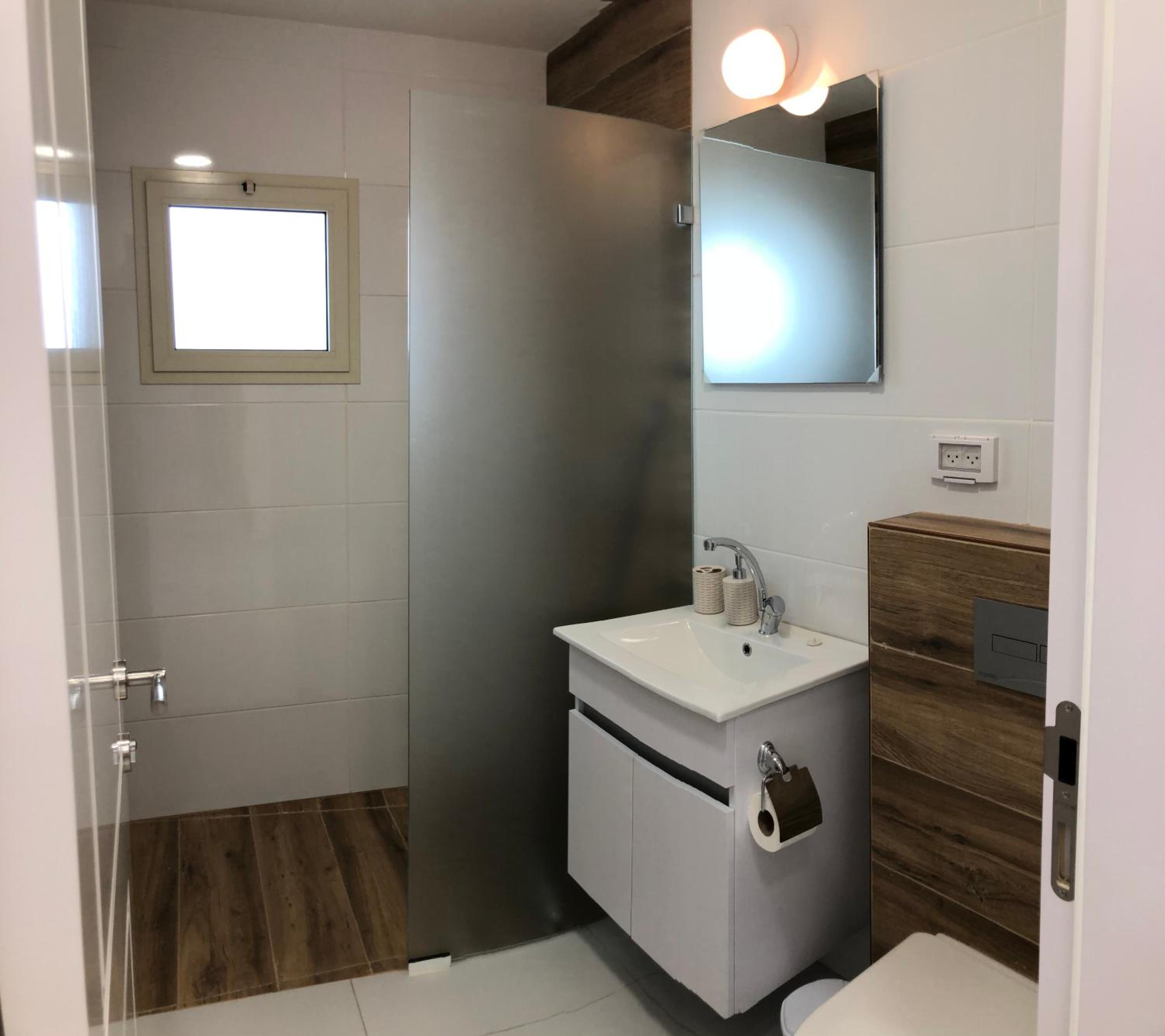 Two-Bedroom House - Photo 24