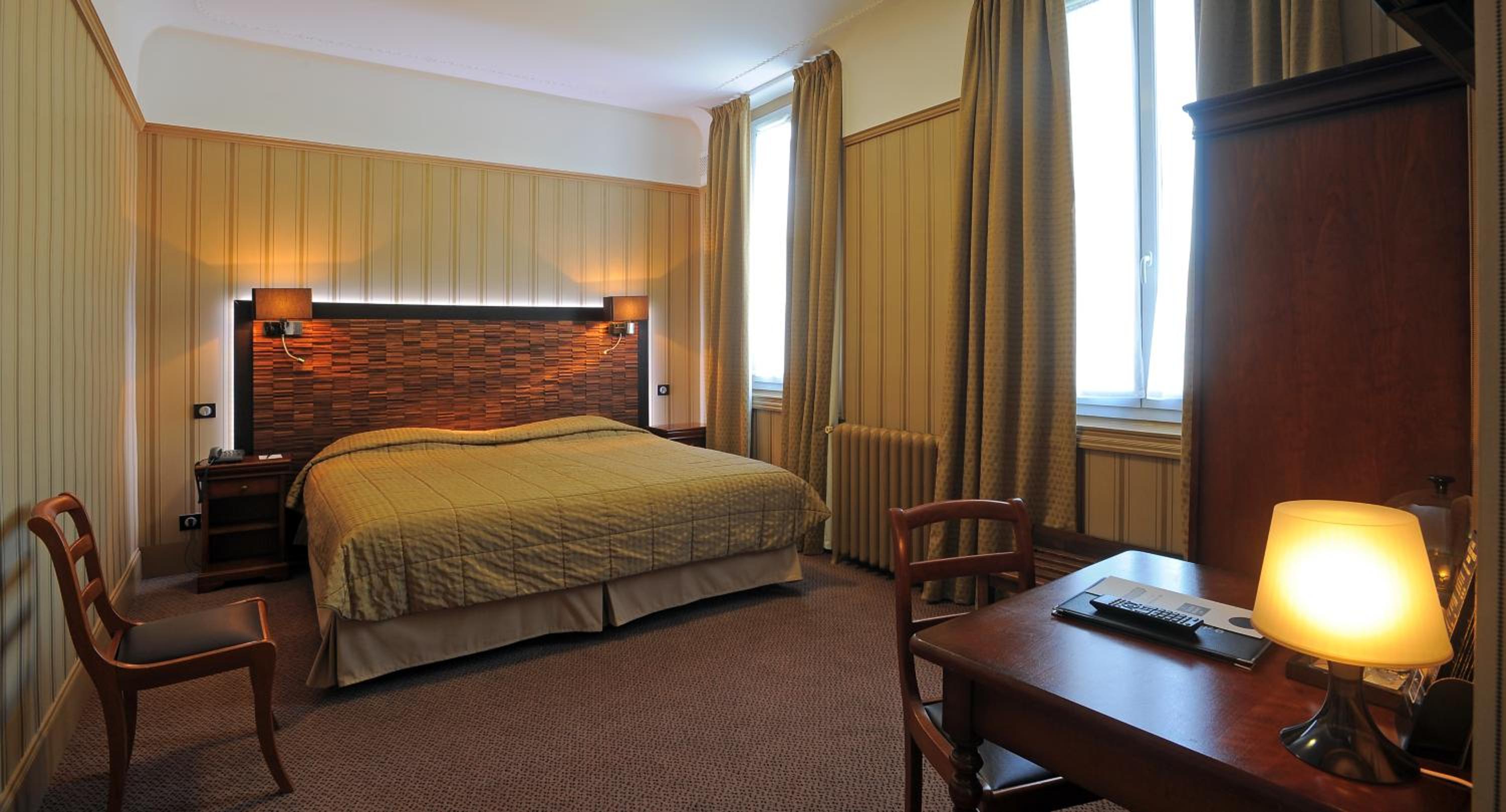 Premium Double or Twin Room - Photo 3