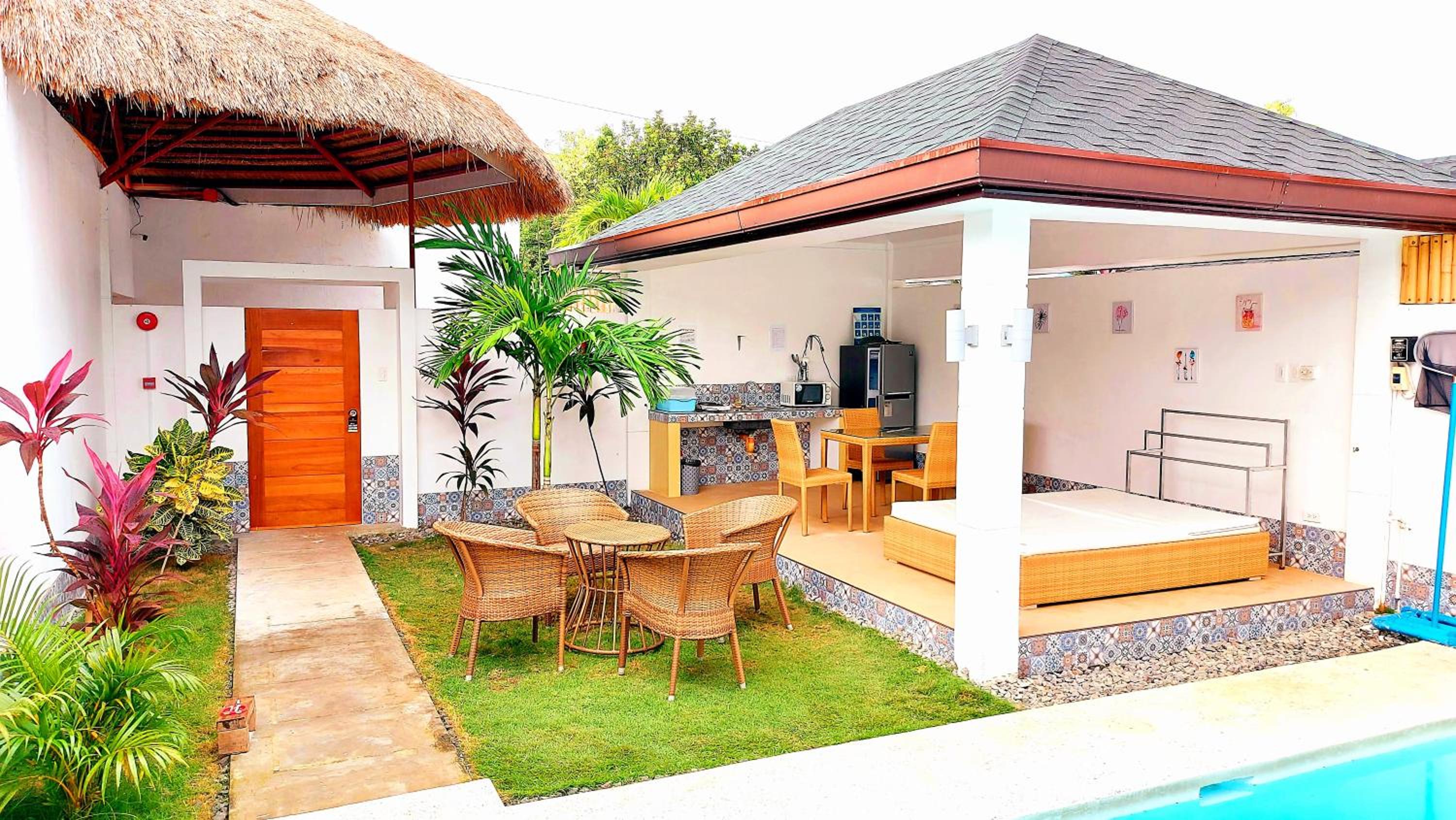 One-Bedroom Villa with Private Pool - Photo 2