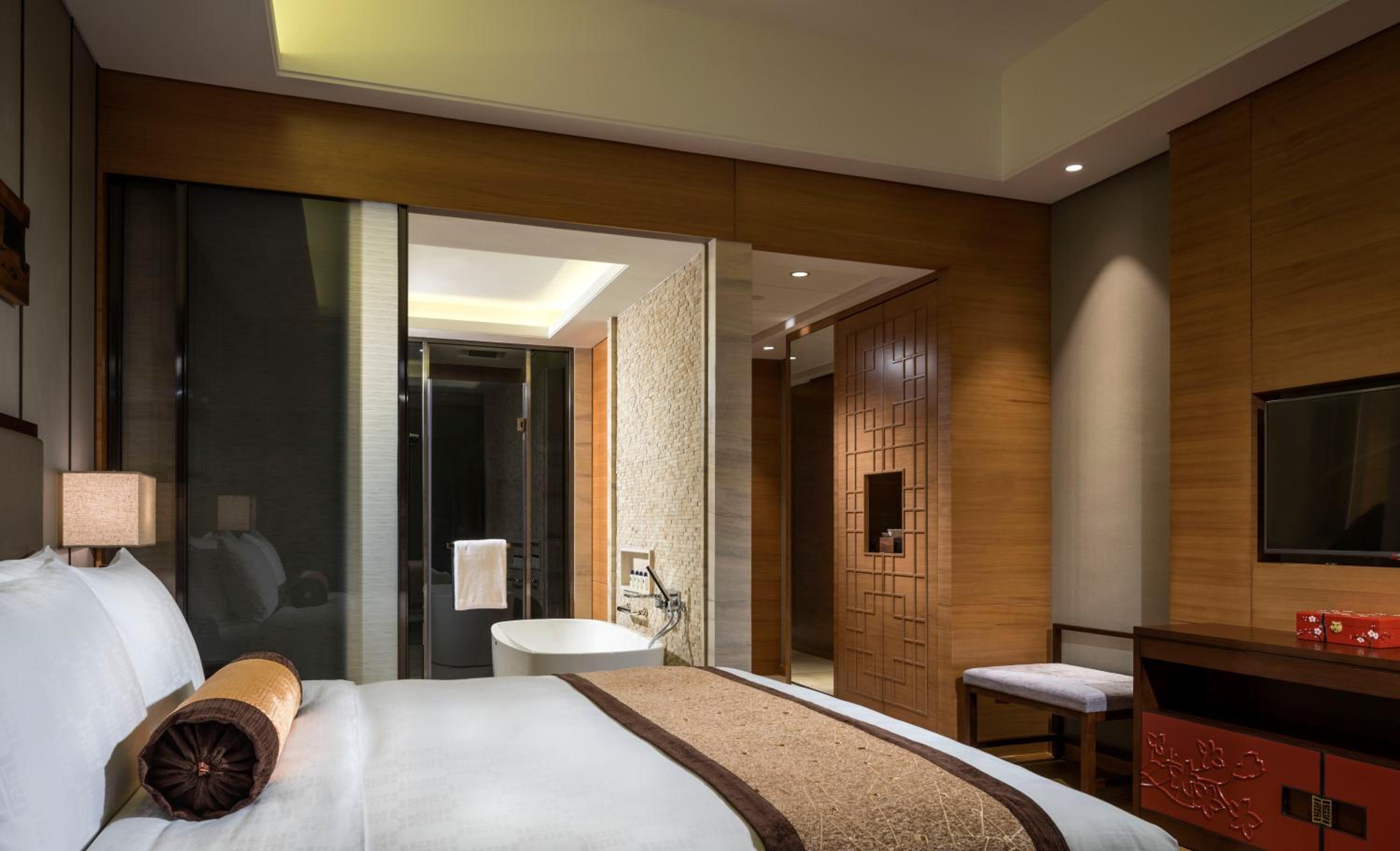 Premium King Room with Lake View