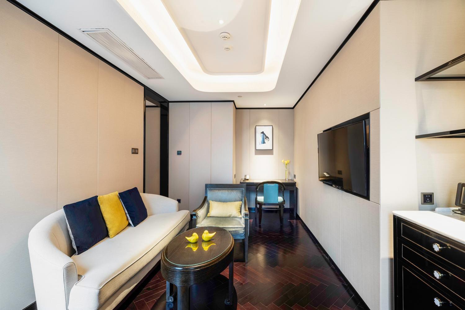 One-Bedroom King Suite