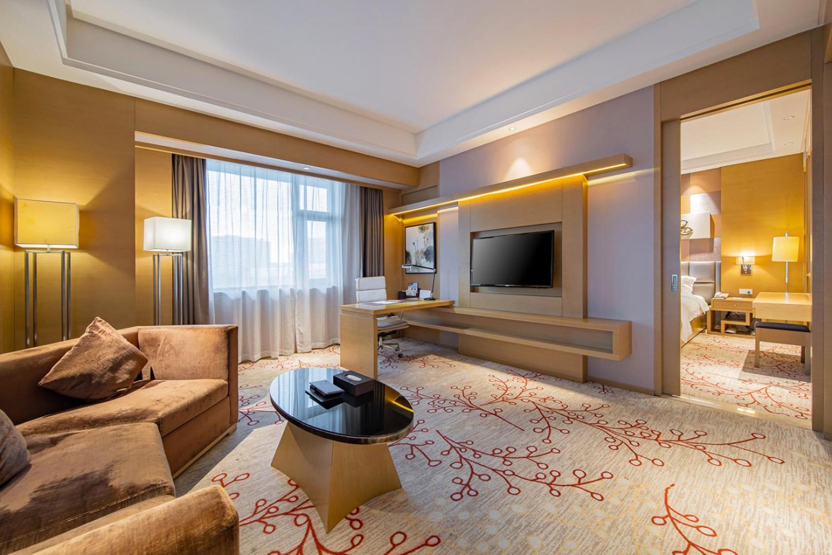 Deluxe Suite photo 2