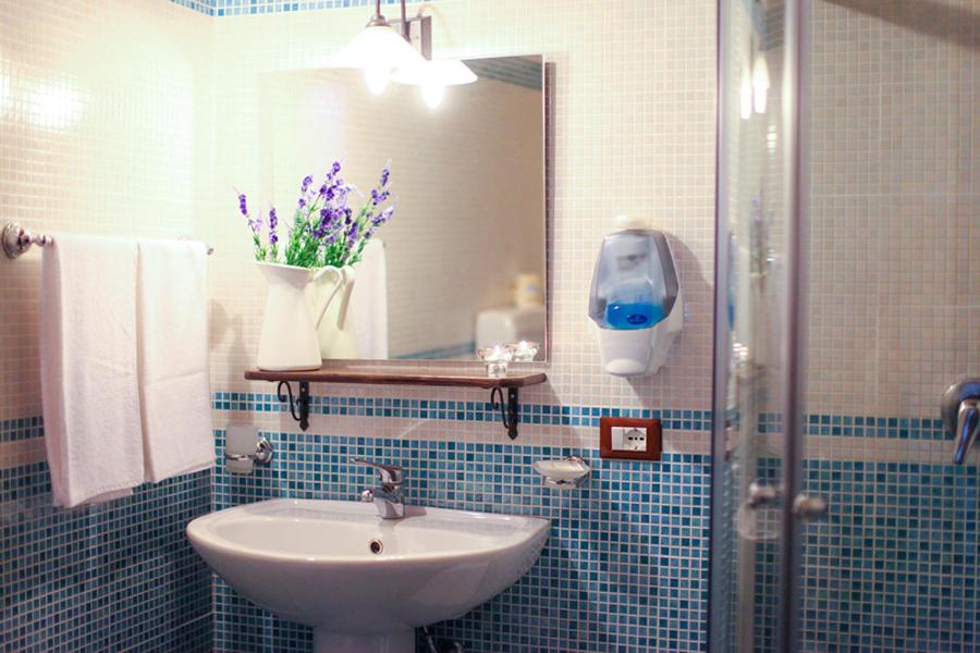 Two-Bedroom Apartment - Photo 2