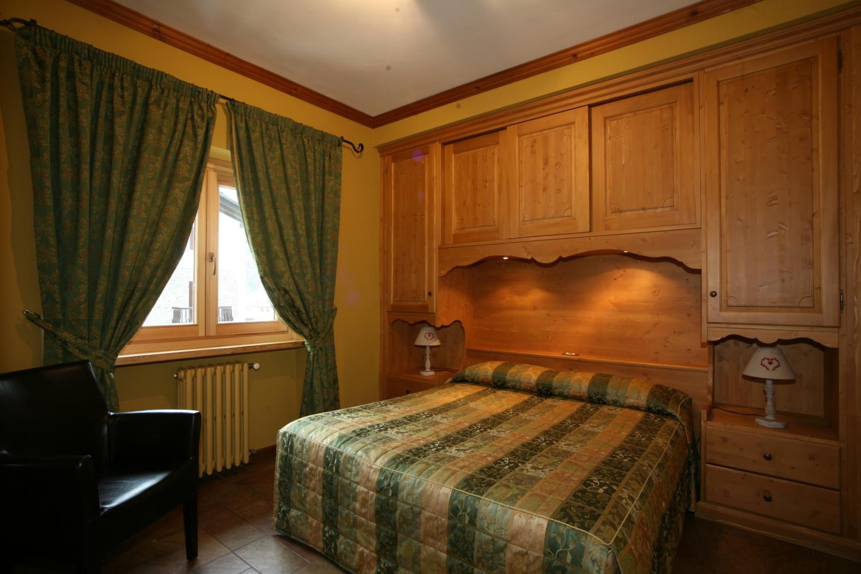 One-Bedroom Apartment with Balcony (2 Adults)