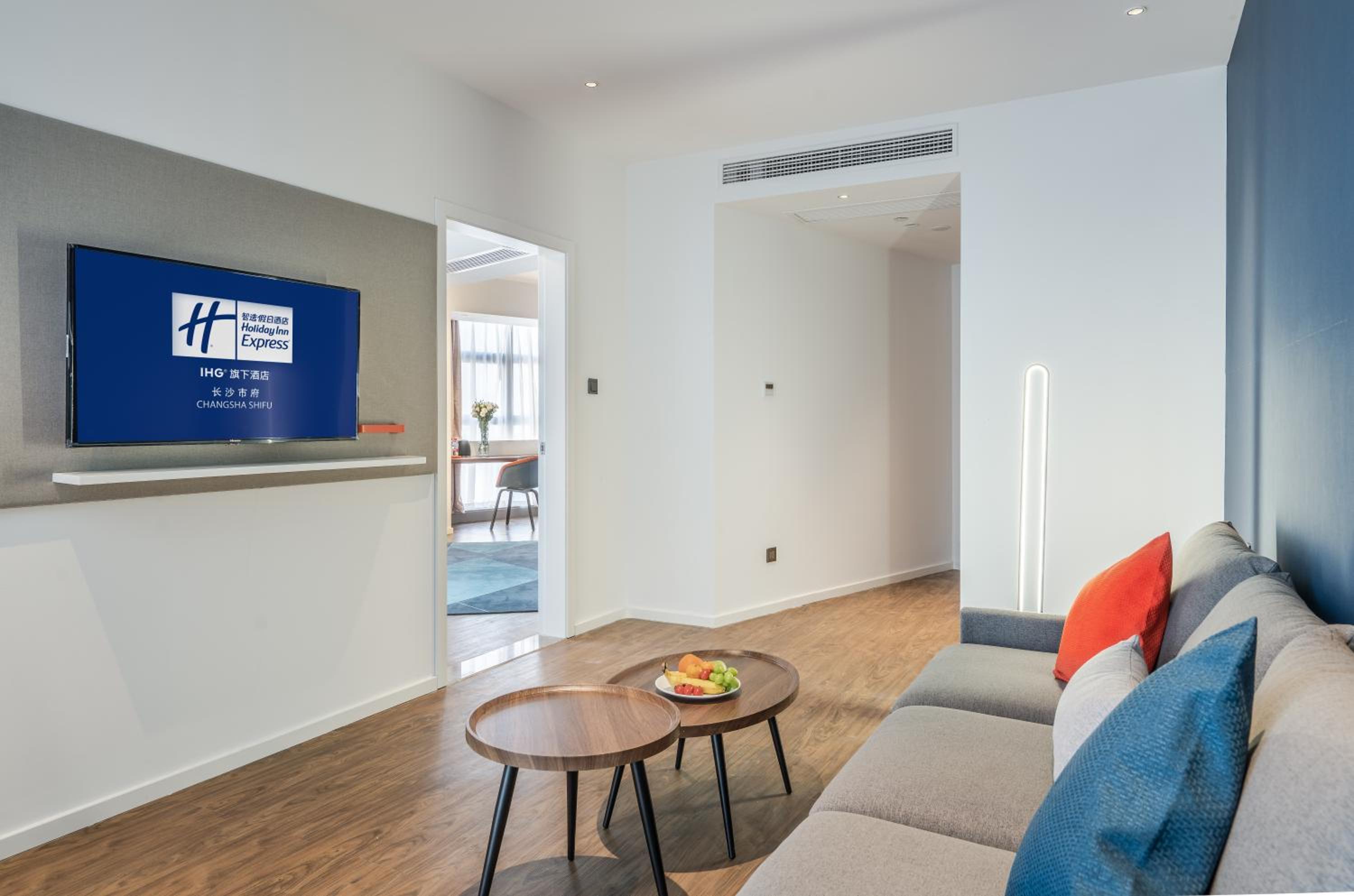 One-Bedroom Suite - Photo 1