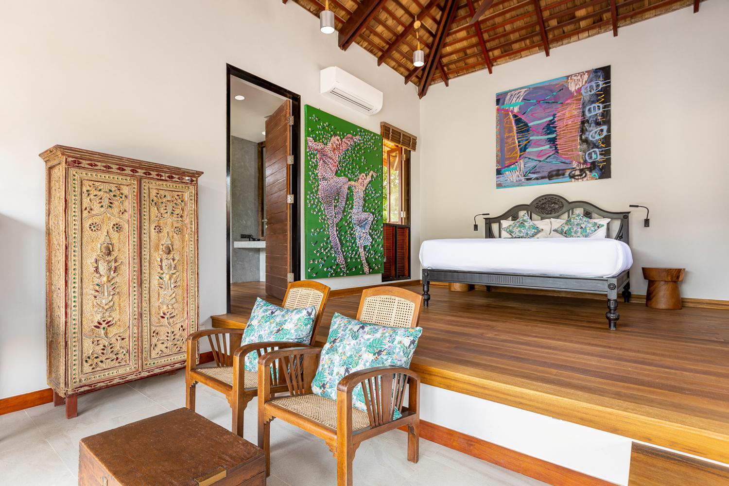 Villa with Garden View