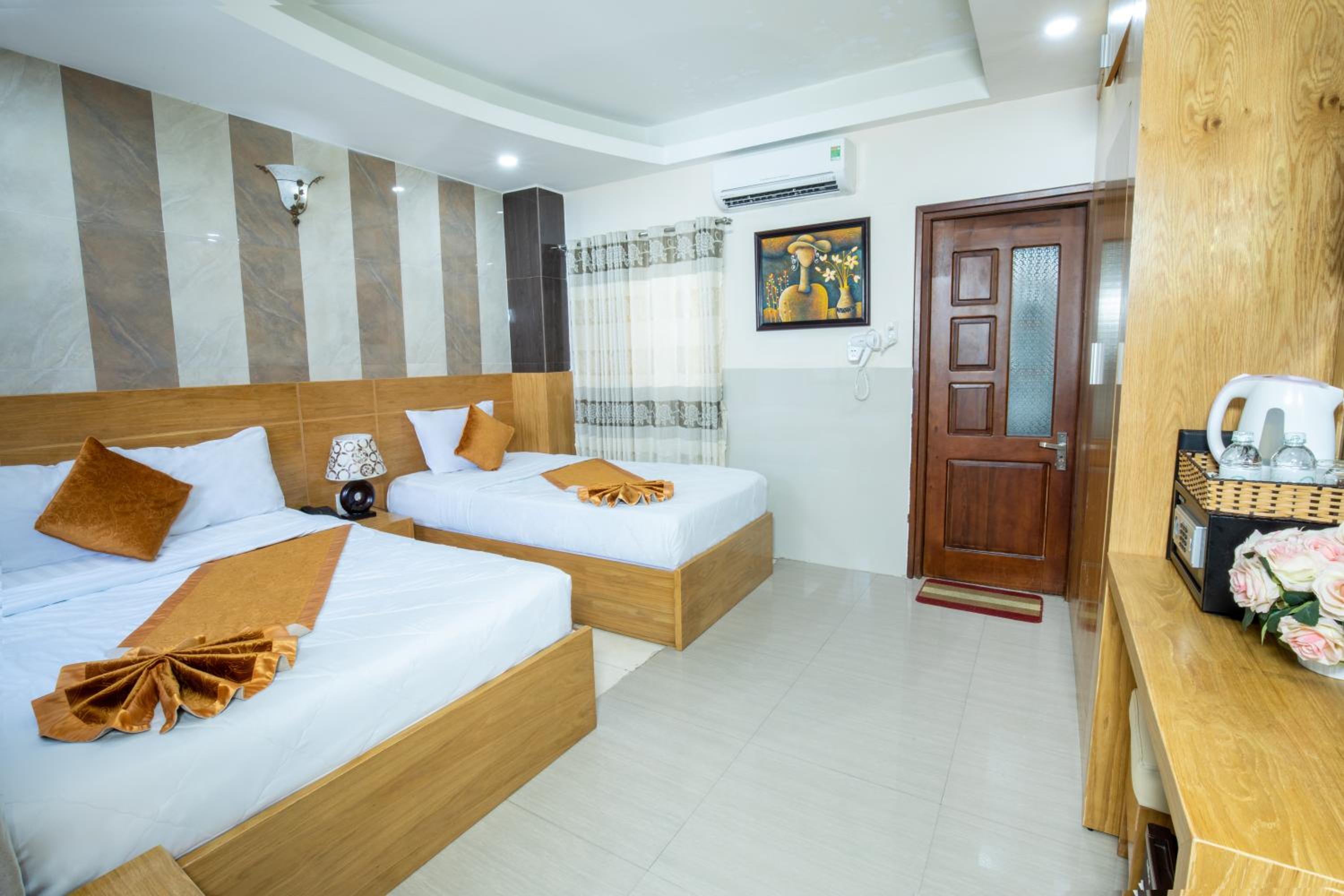 Triple Room With Private Bathroom