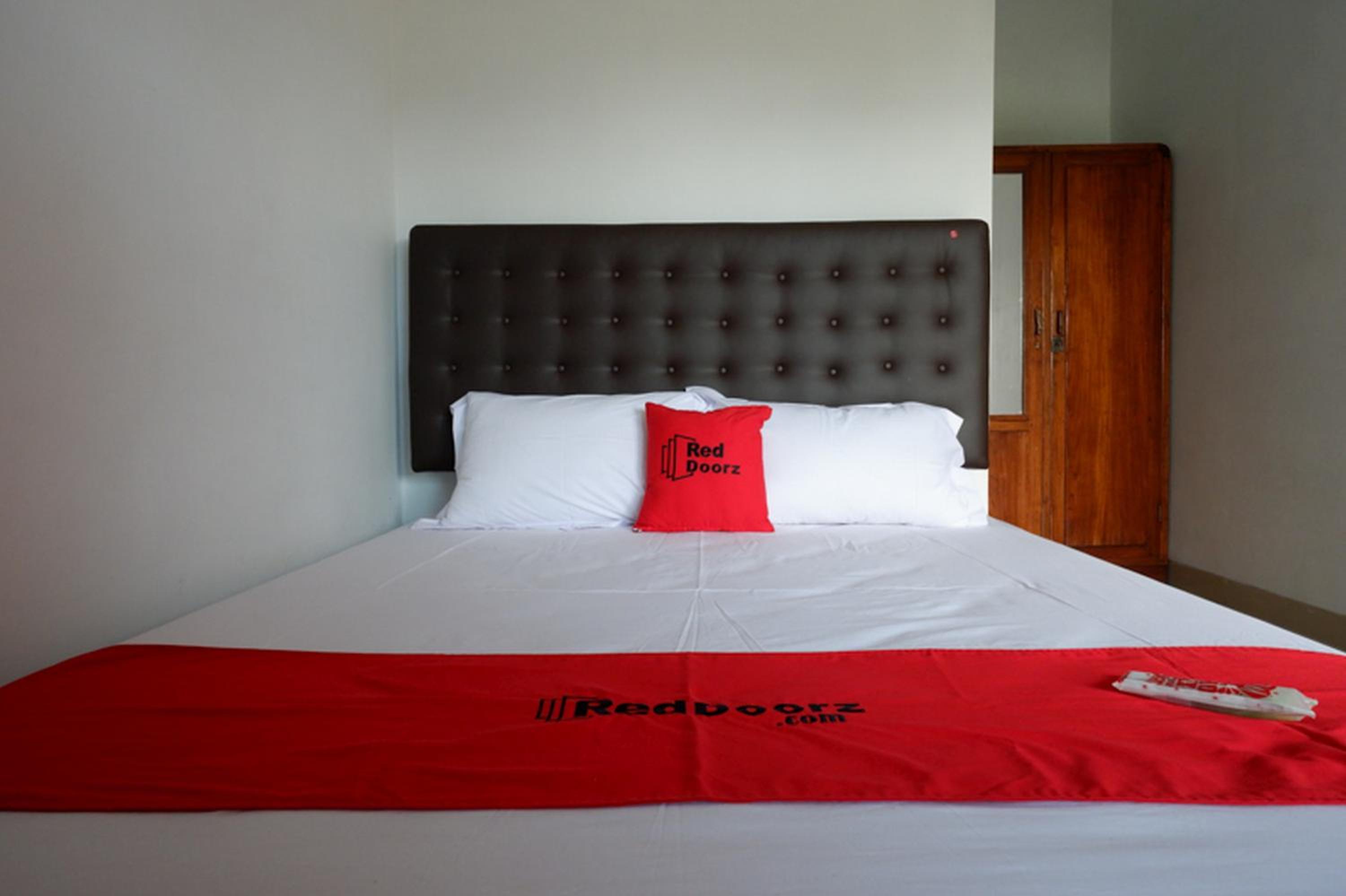 Standard Double Room - Photo 10