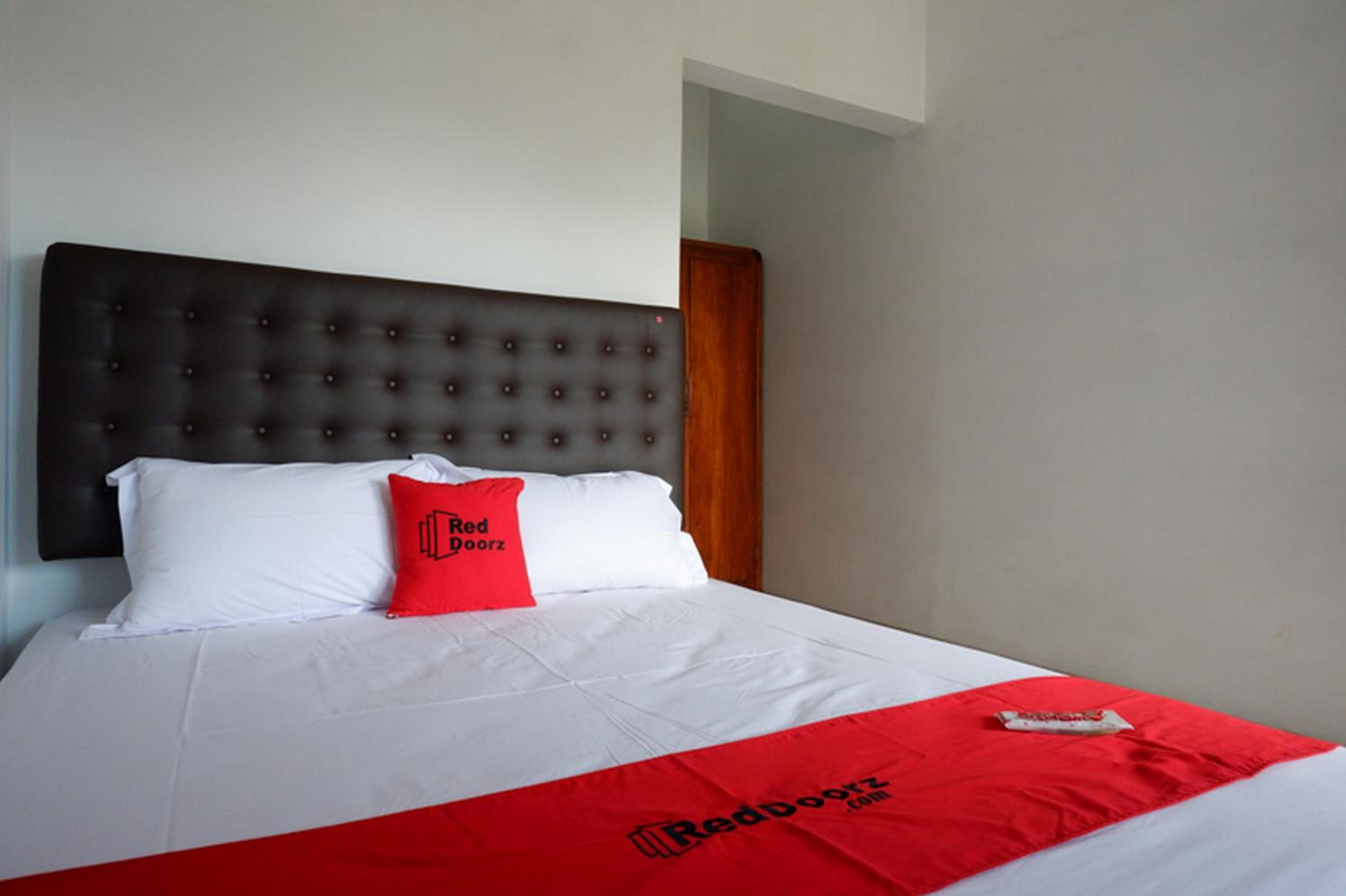 Standard Double Room - Photo 6
