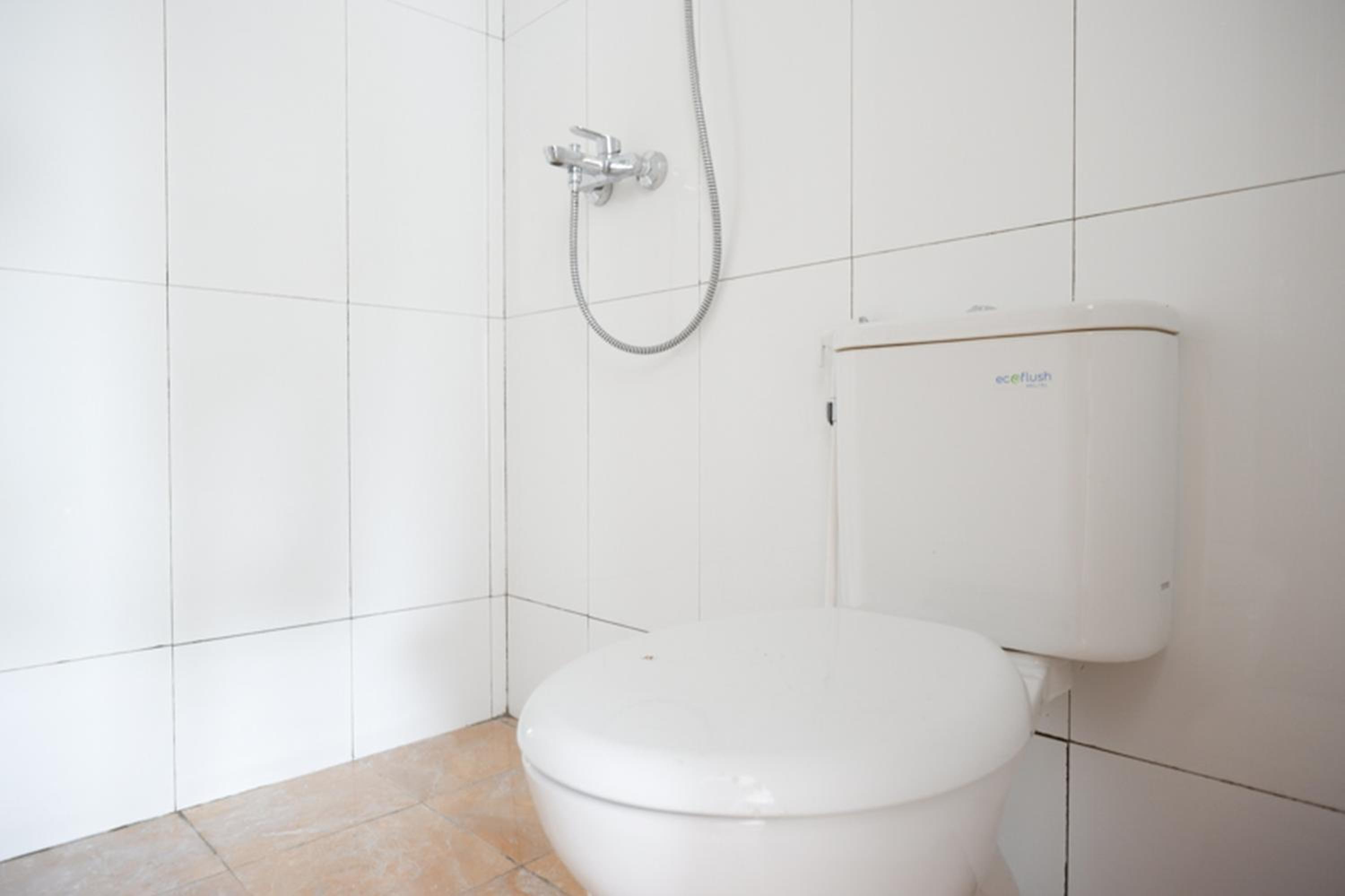 Standard Double Room - Photo 12