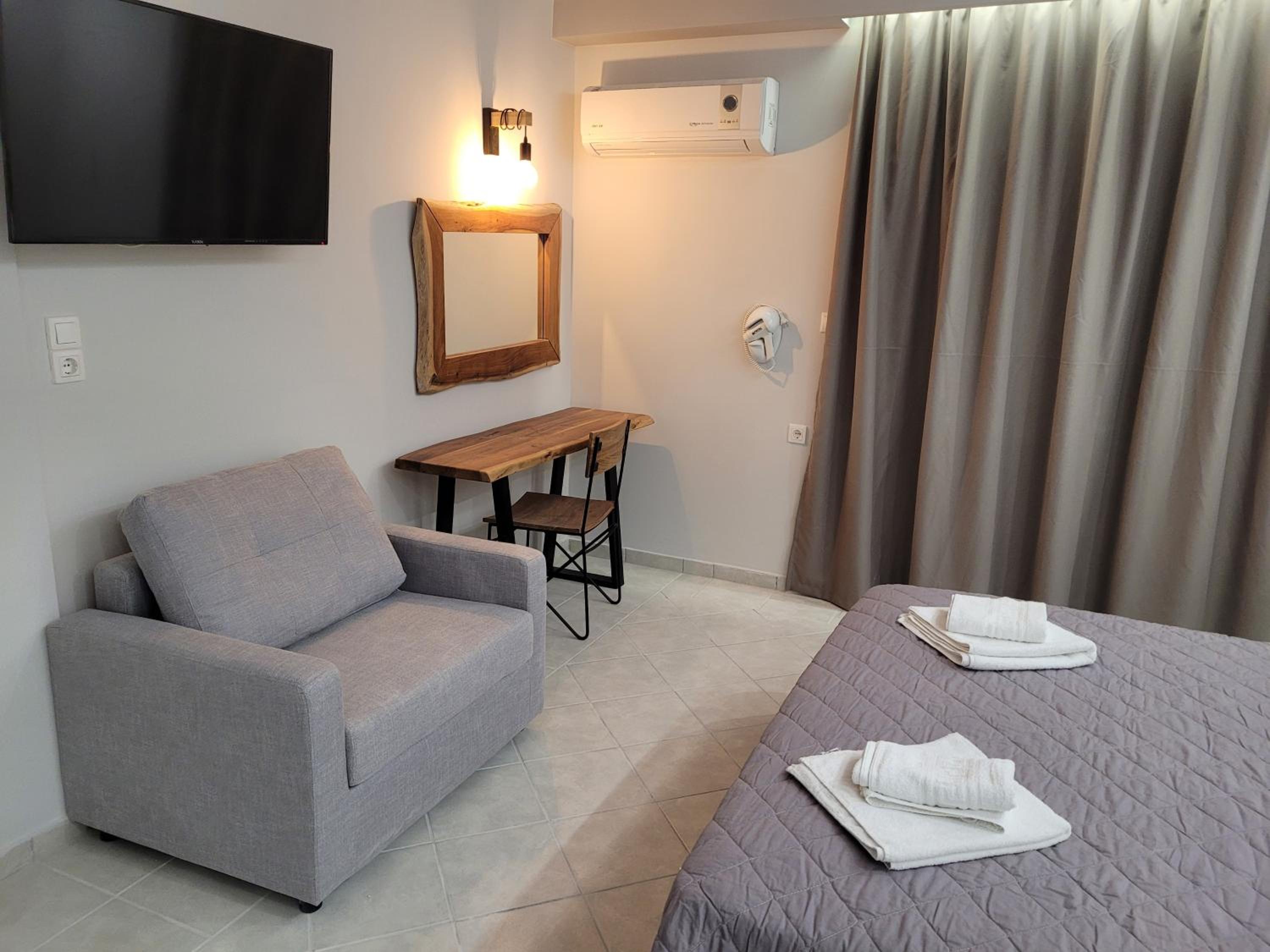 Classic Triple Room - Photo 7