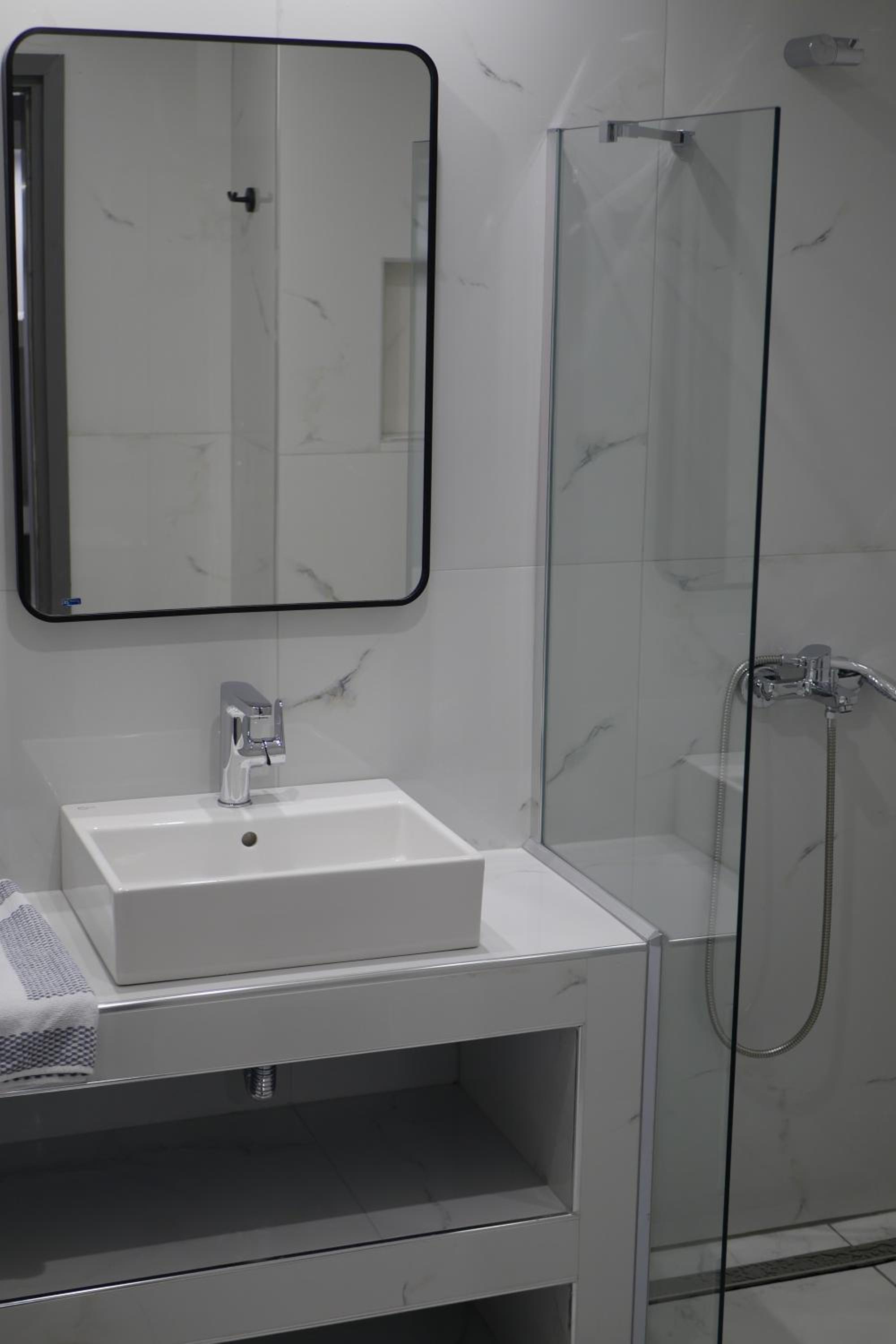 Classic Triple Room - Photo 14